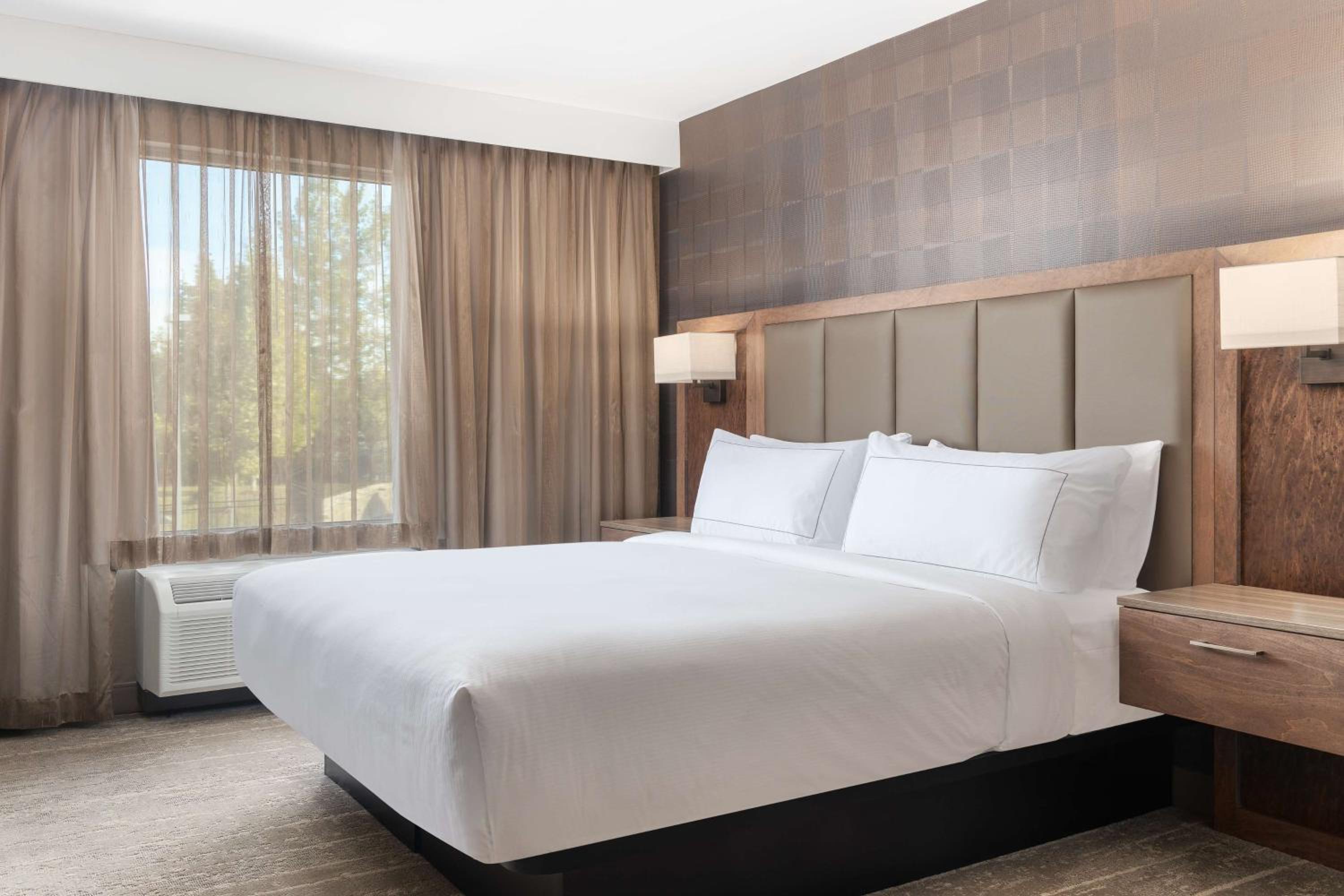 Kitchener Vacations - DoubleTree by Hilton Kitchener - Property Image 22