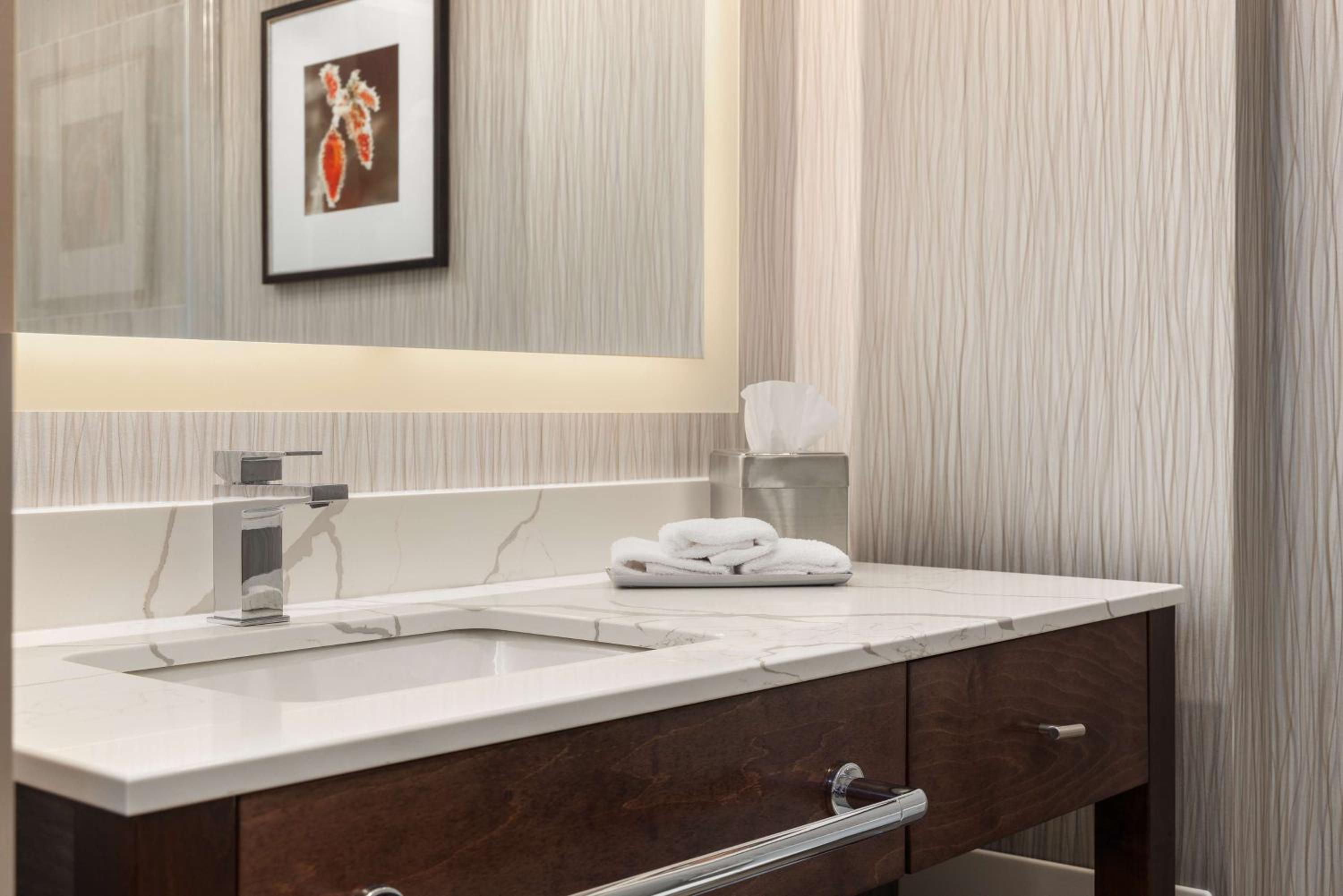 Kitchener Vacations - DoubleTree by Hilton Kitchener - Property Image 25