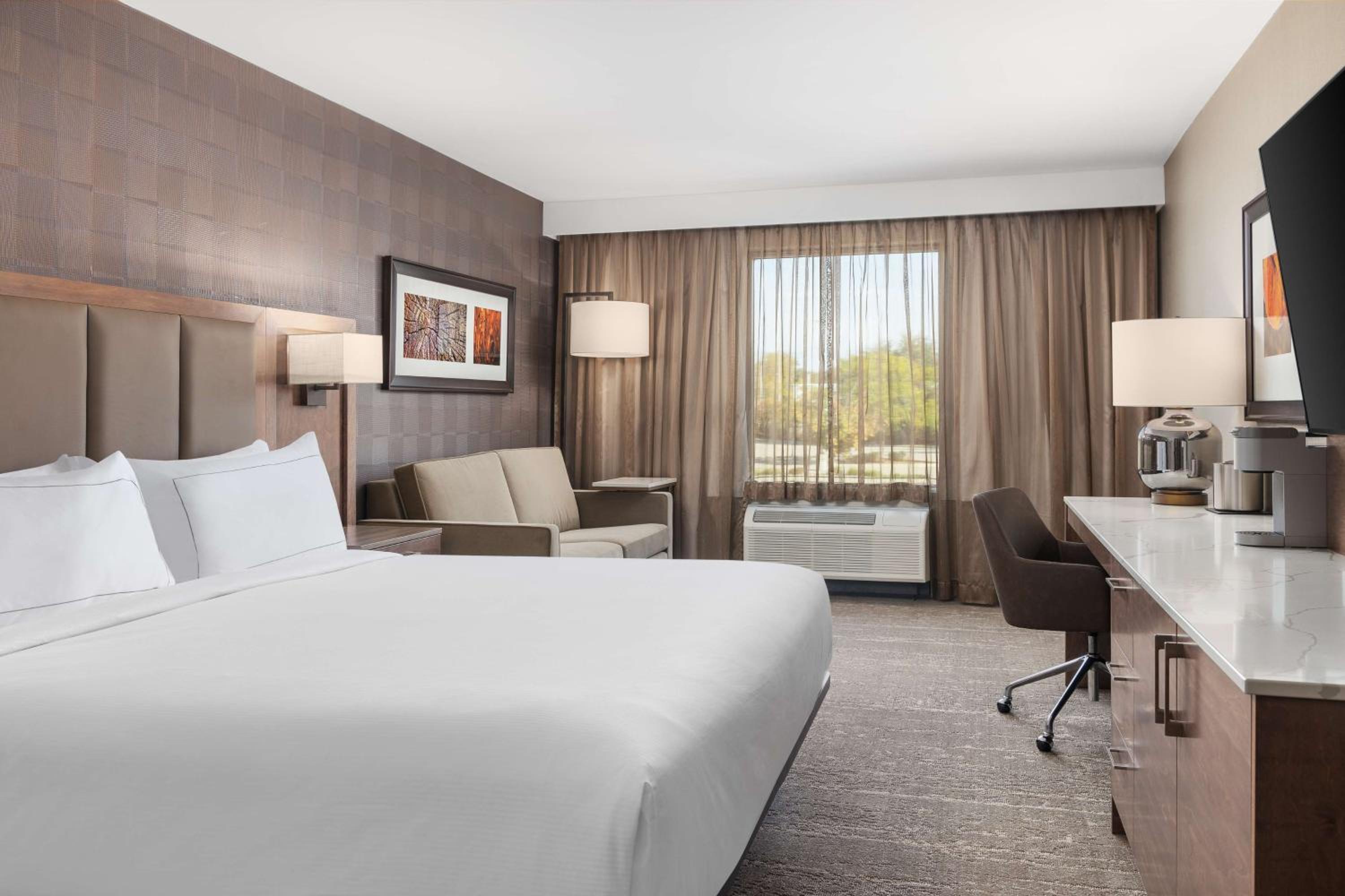 Kitchener Vacations - DoubleTree by Hilton Kitchener - Property Image 27
