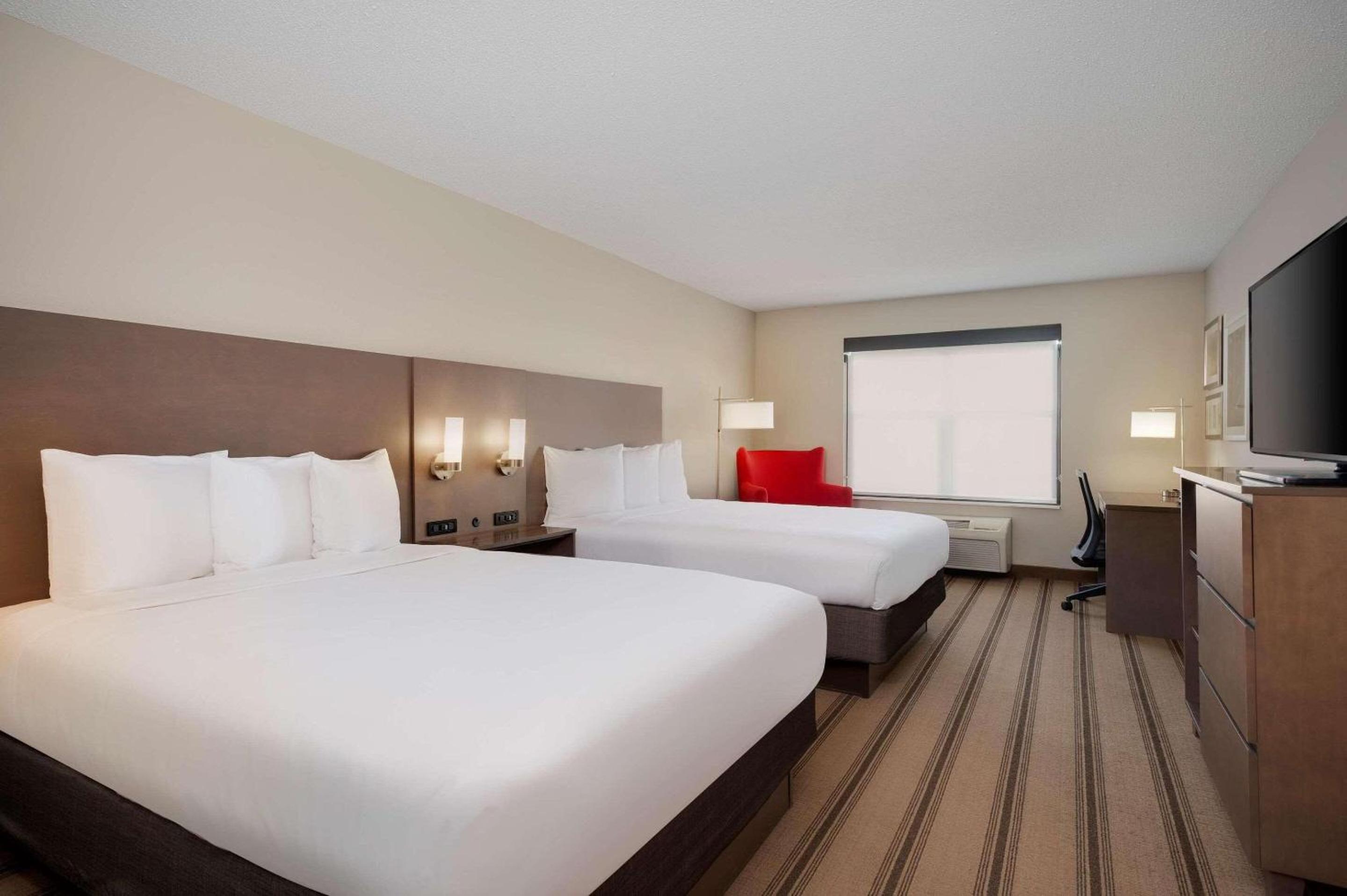 Country Inn & Suites by Radisson Albertville near Outlet Mall view 3