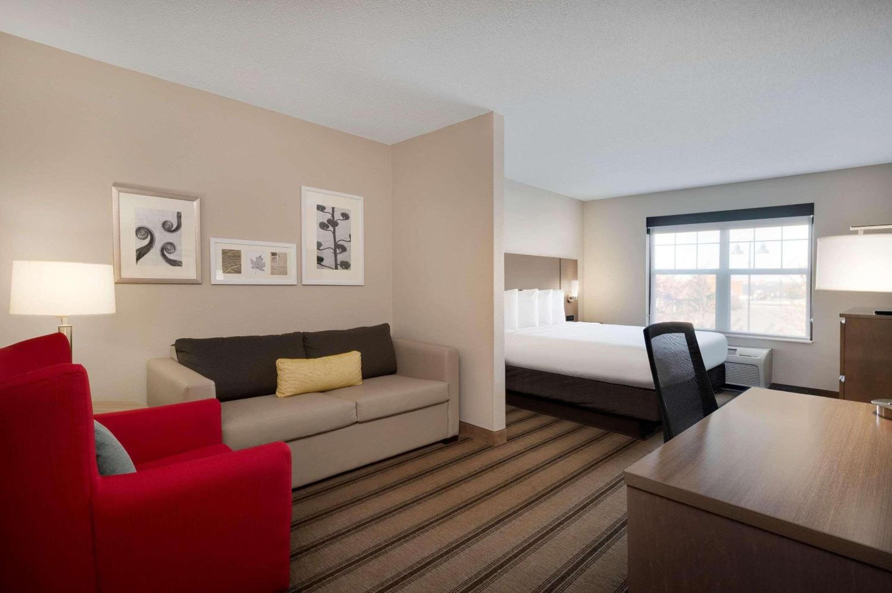 Country Inn & Suites by Radisson Albertville near Outlet Mall view 5