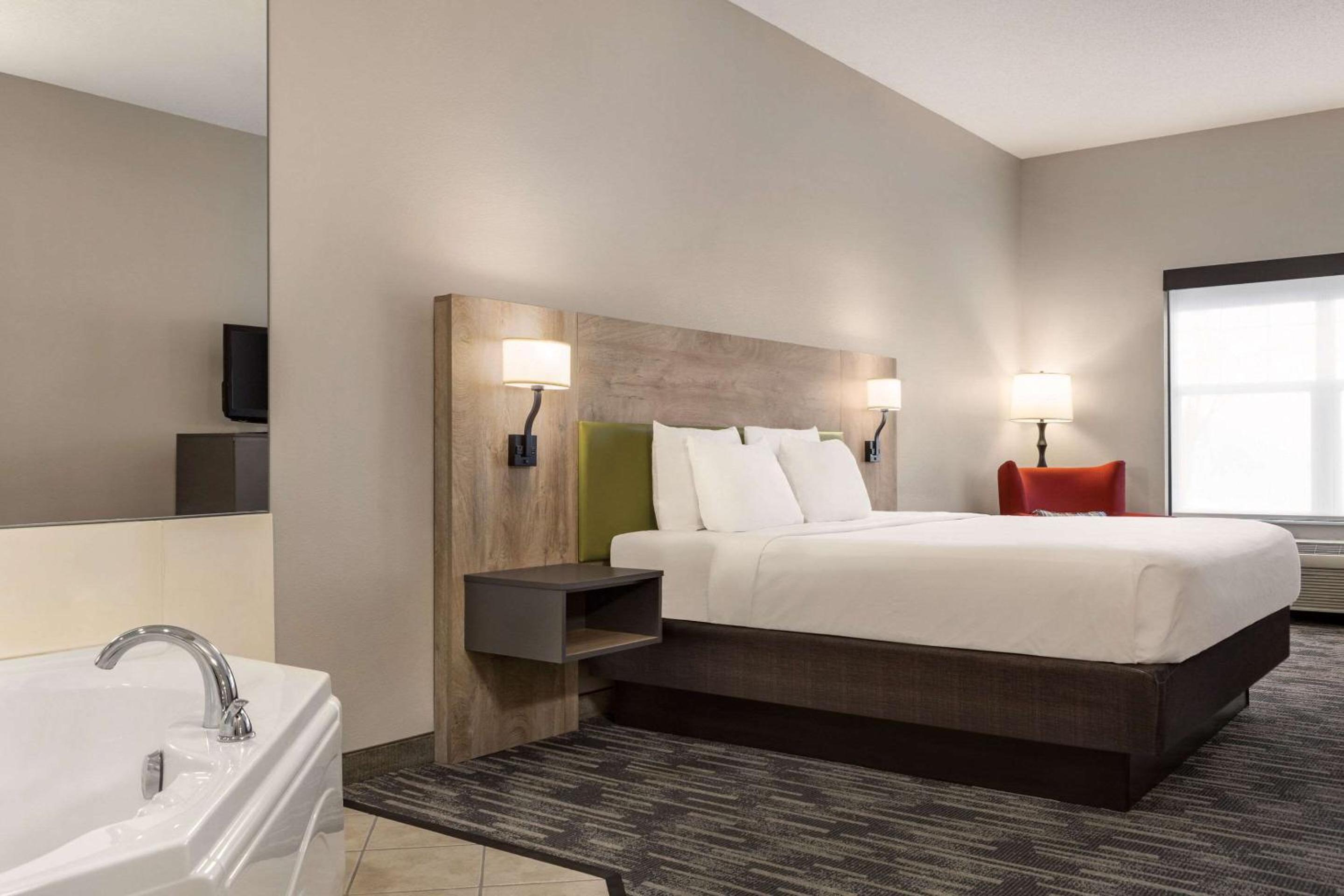 Country Inn  Suites by Radisson, St Cloud East, MN - Property Image 11