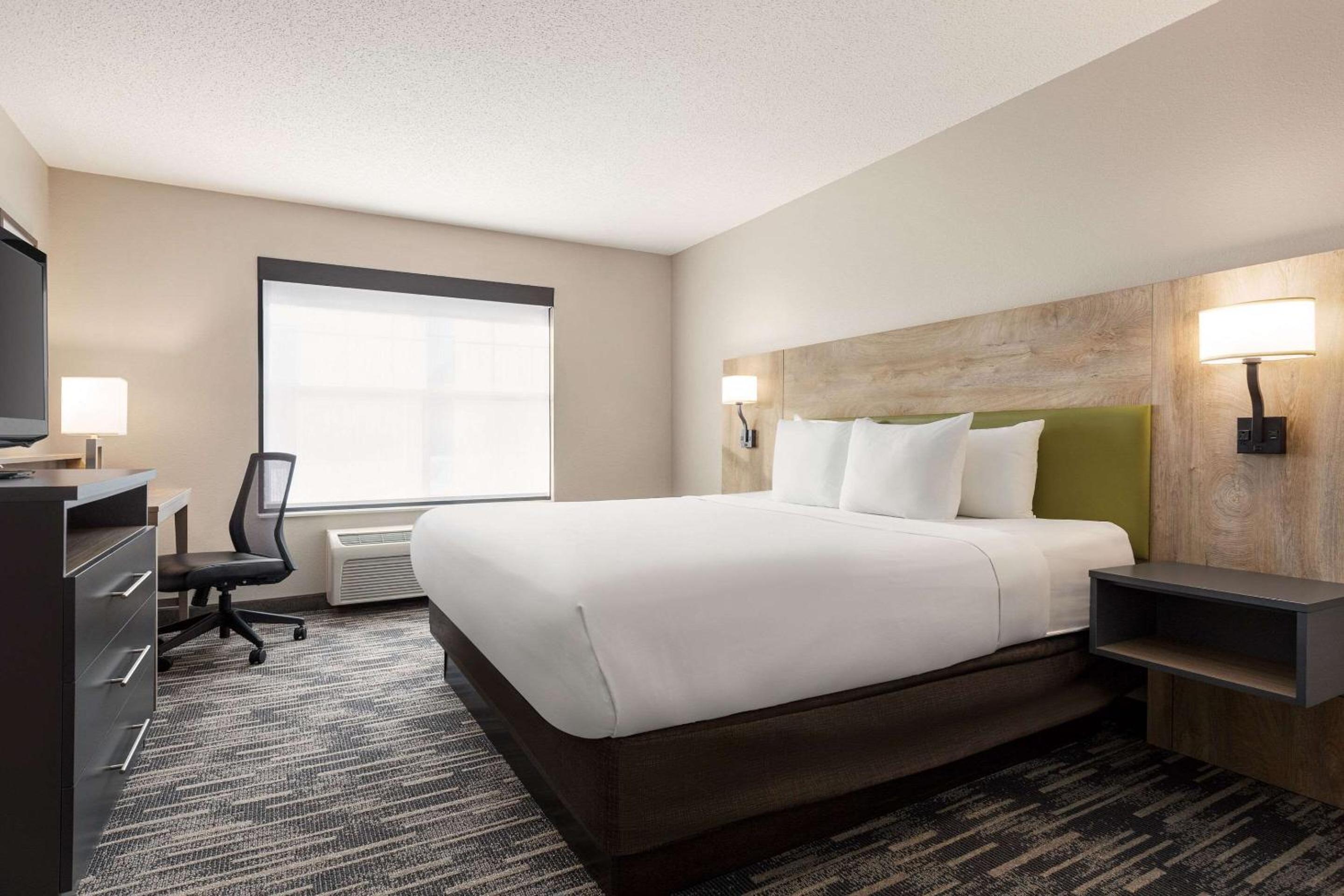 Country Inn  Suites by Radisson, St Cloud East, MN - Property Image 1