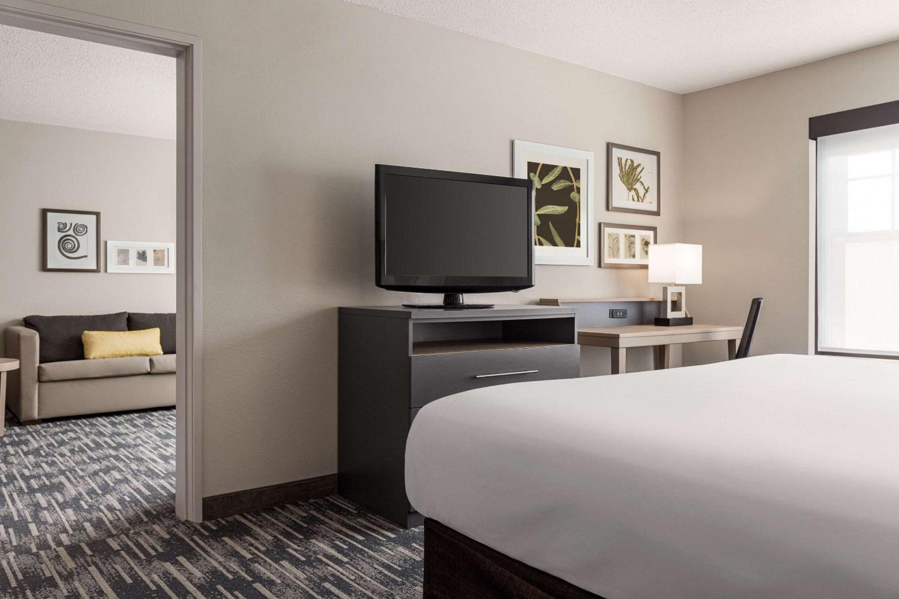 Country Inn  Suites by Radisson, St Cloud East, MN - Property Image 9