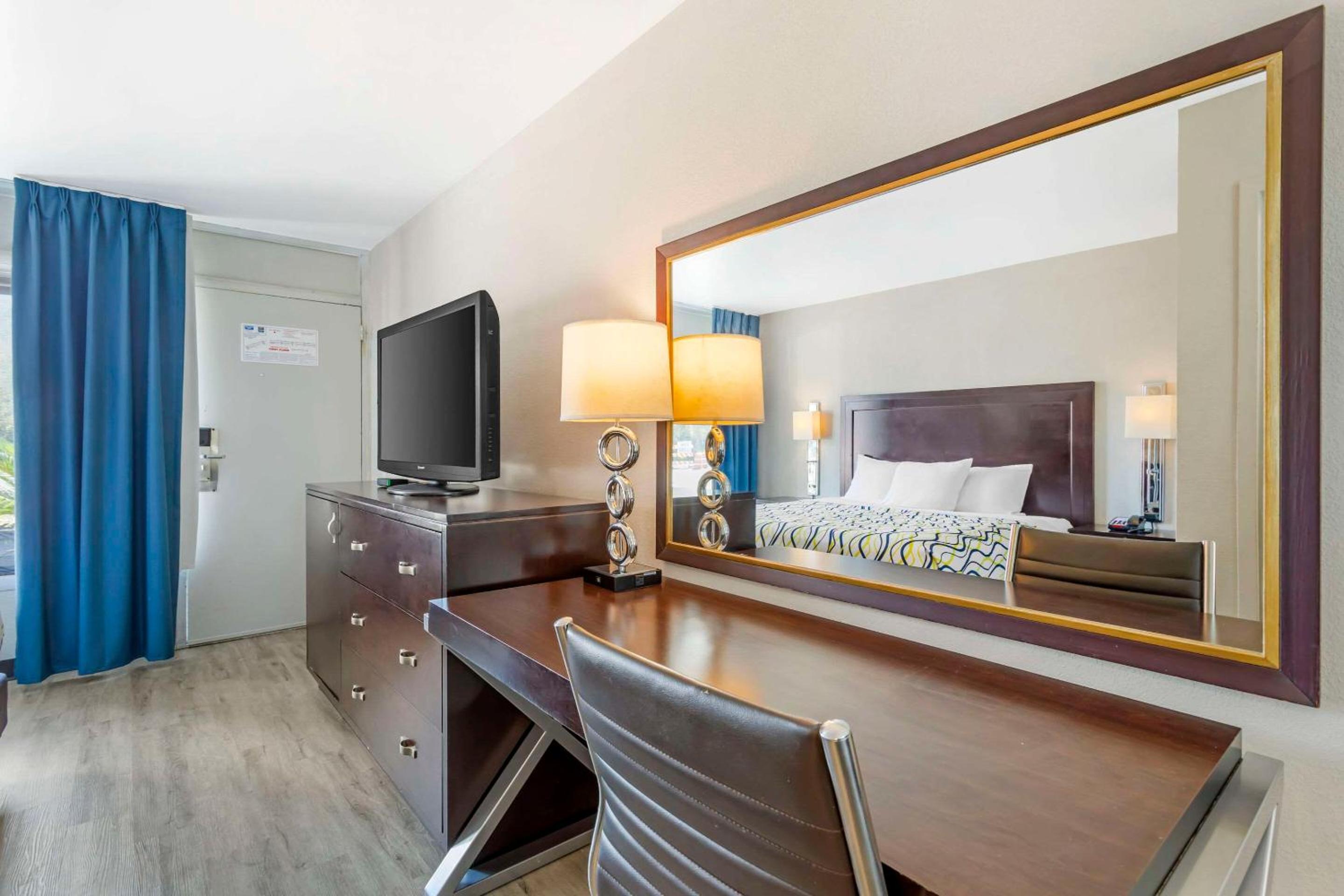 Rodeway Inn Orange Park - Jacksonville near Naval Air Station 3