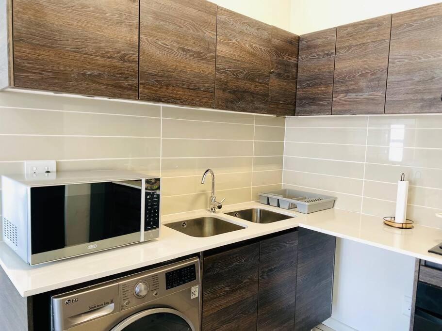 Johannesburg Vacations - Stanley Views 1 Bed Apartment - Property Image 8
