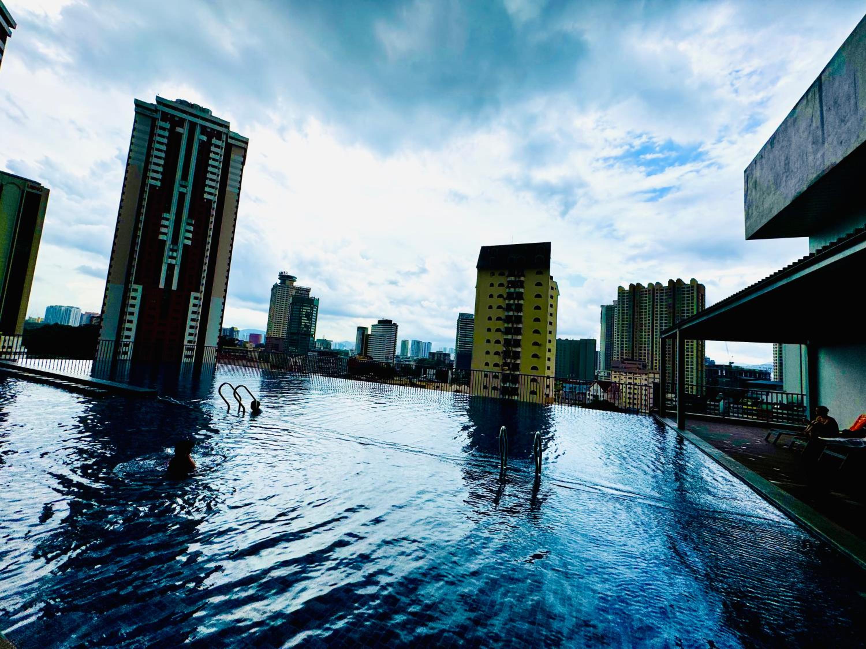 KLcc suites At tower 1