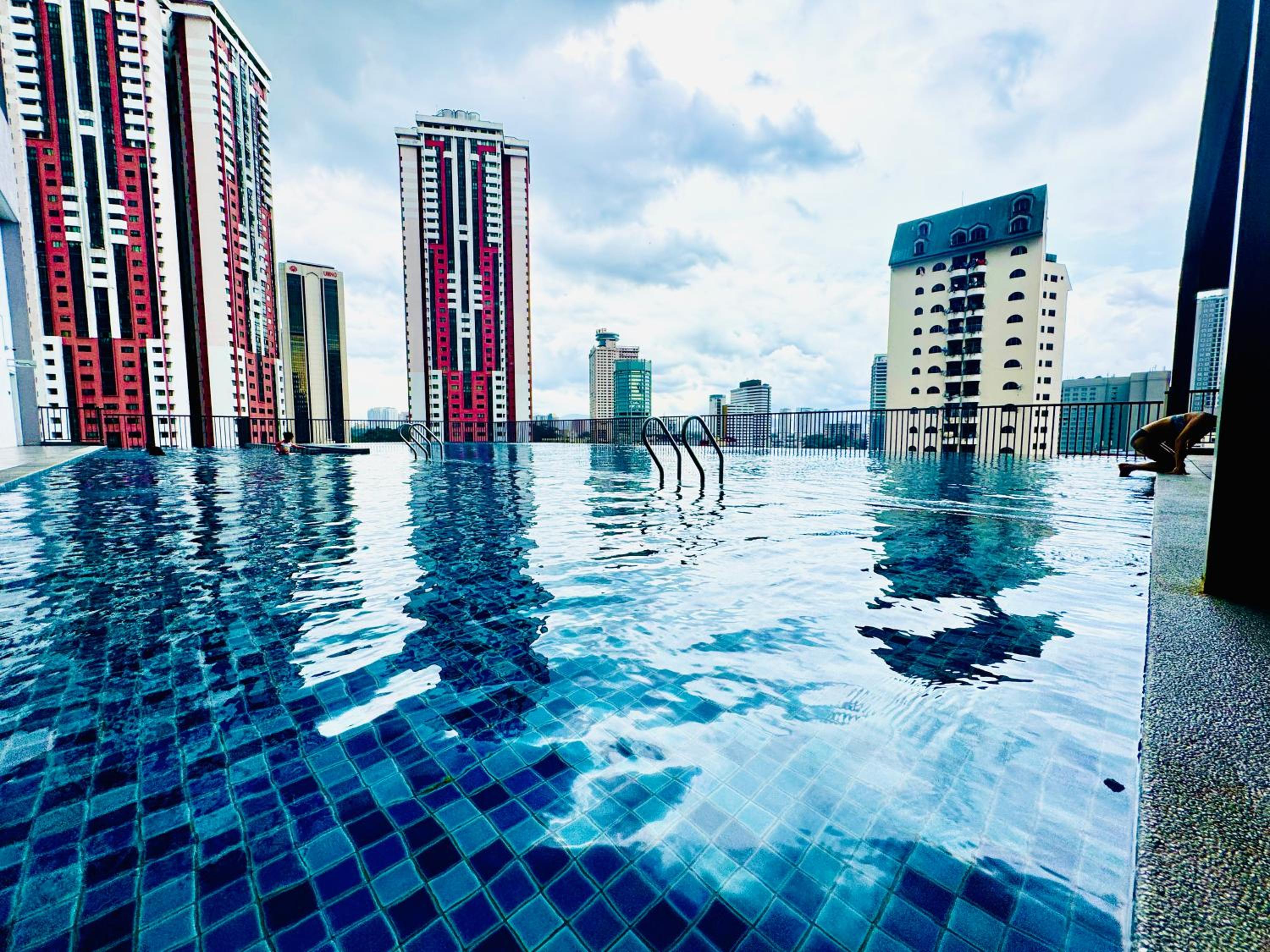 KLcc suites At tower 1