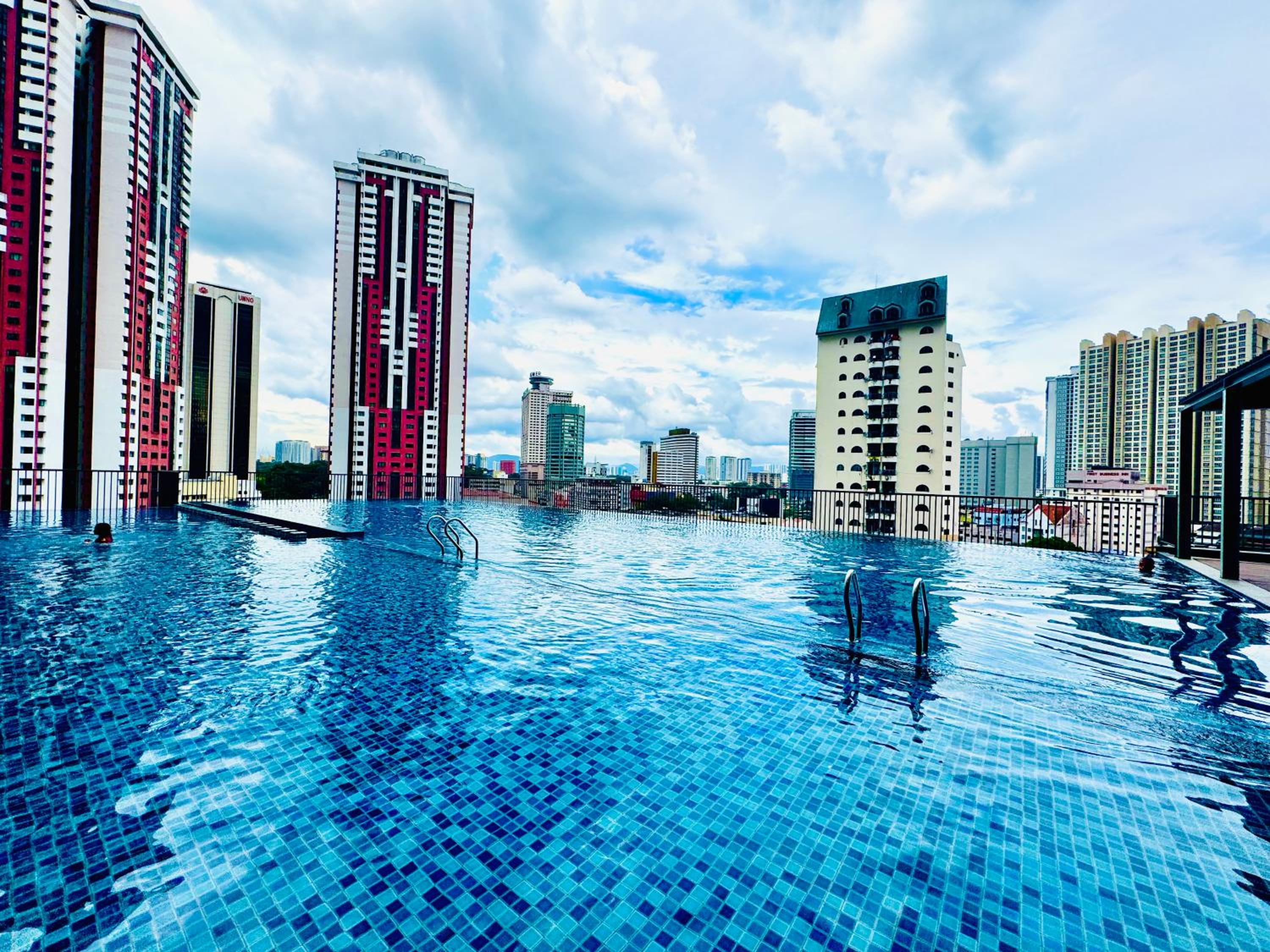 KLcc suites At tower 1