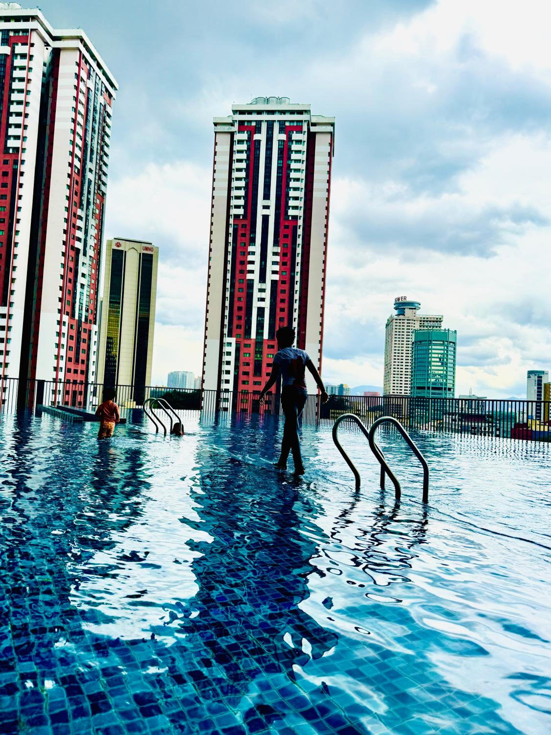 KLcc suites At tower 1