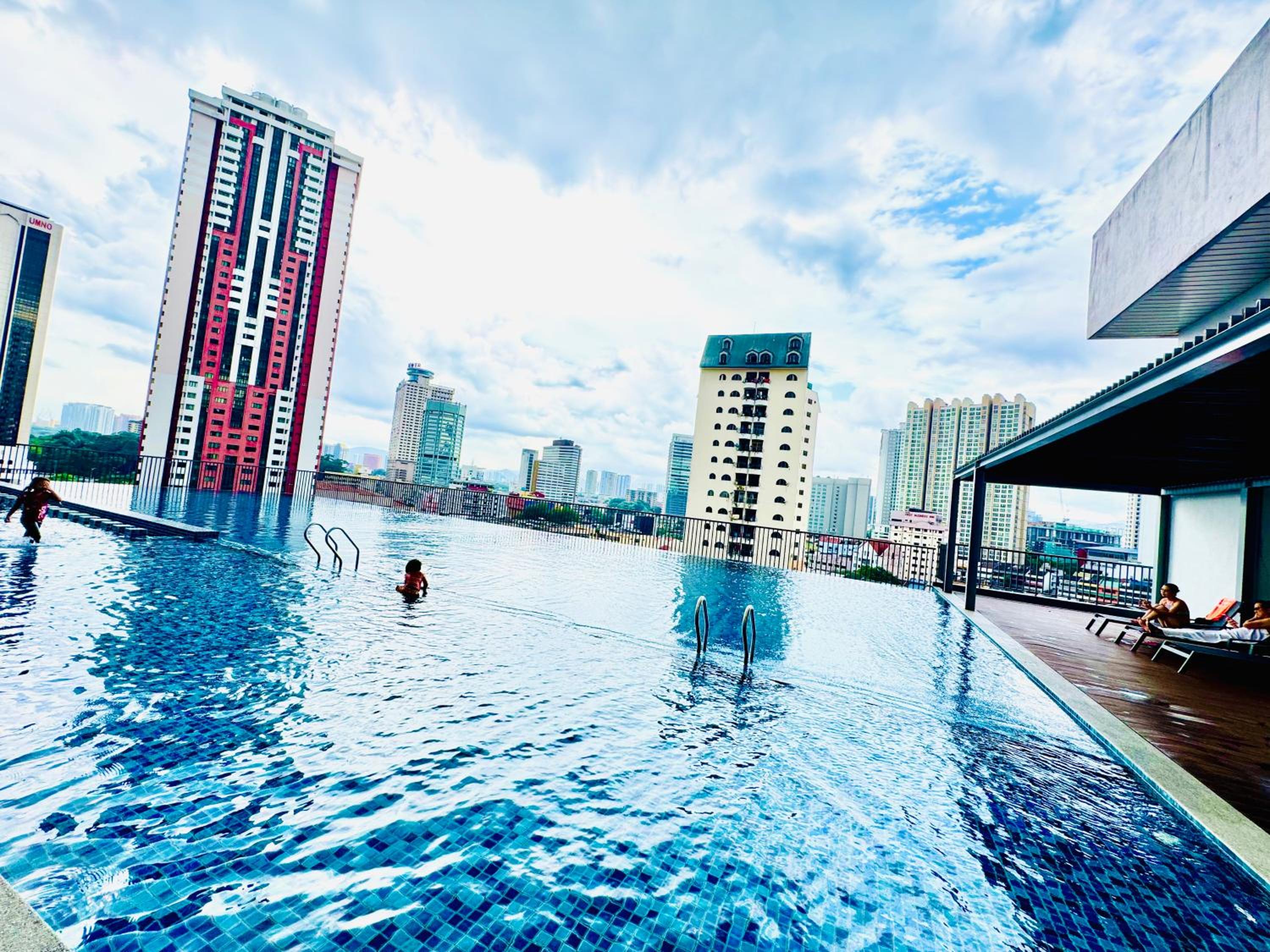 KLcc suites At tower 1