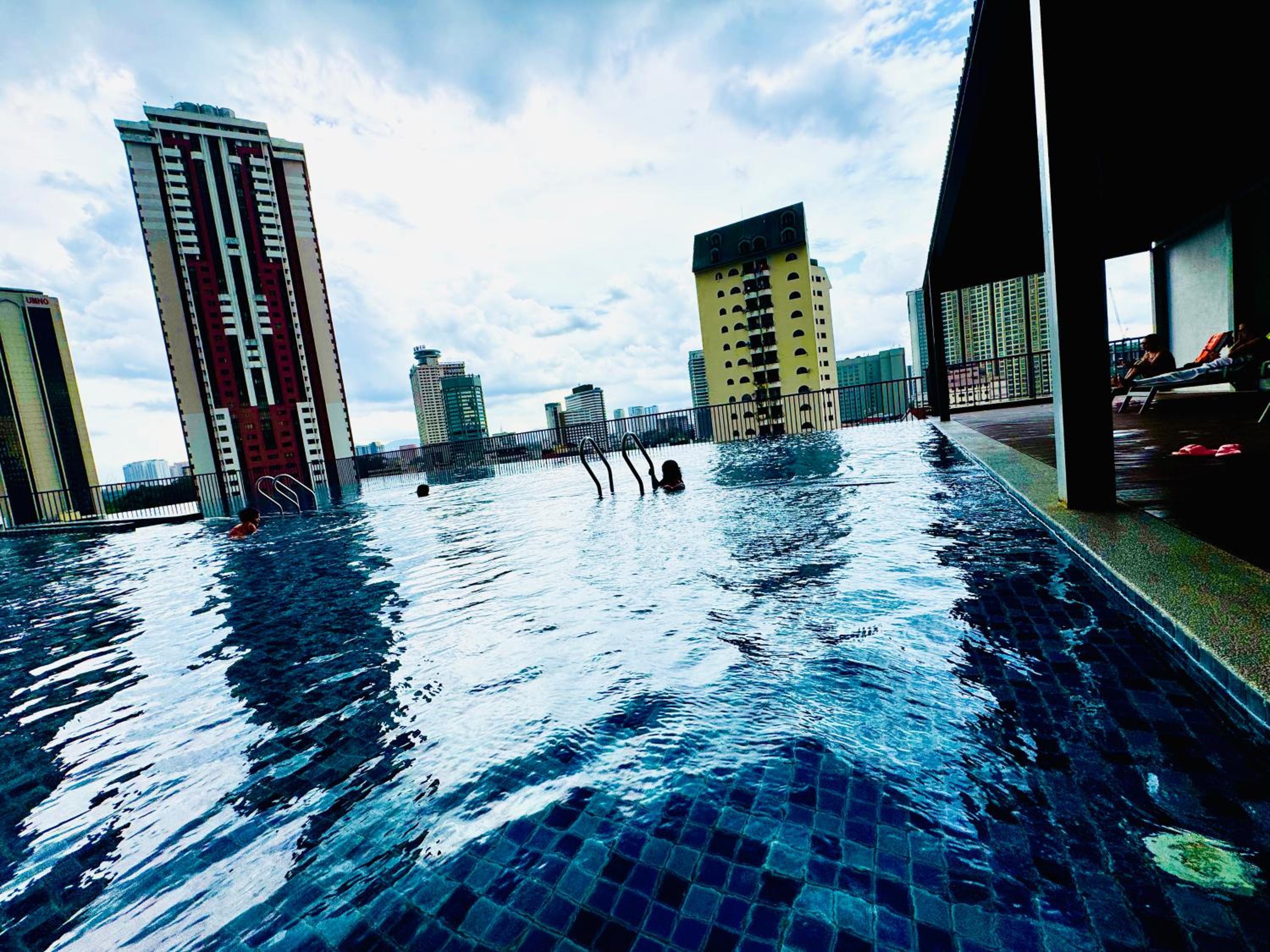 KLcc suites At tower 1