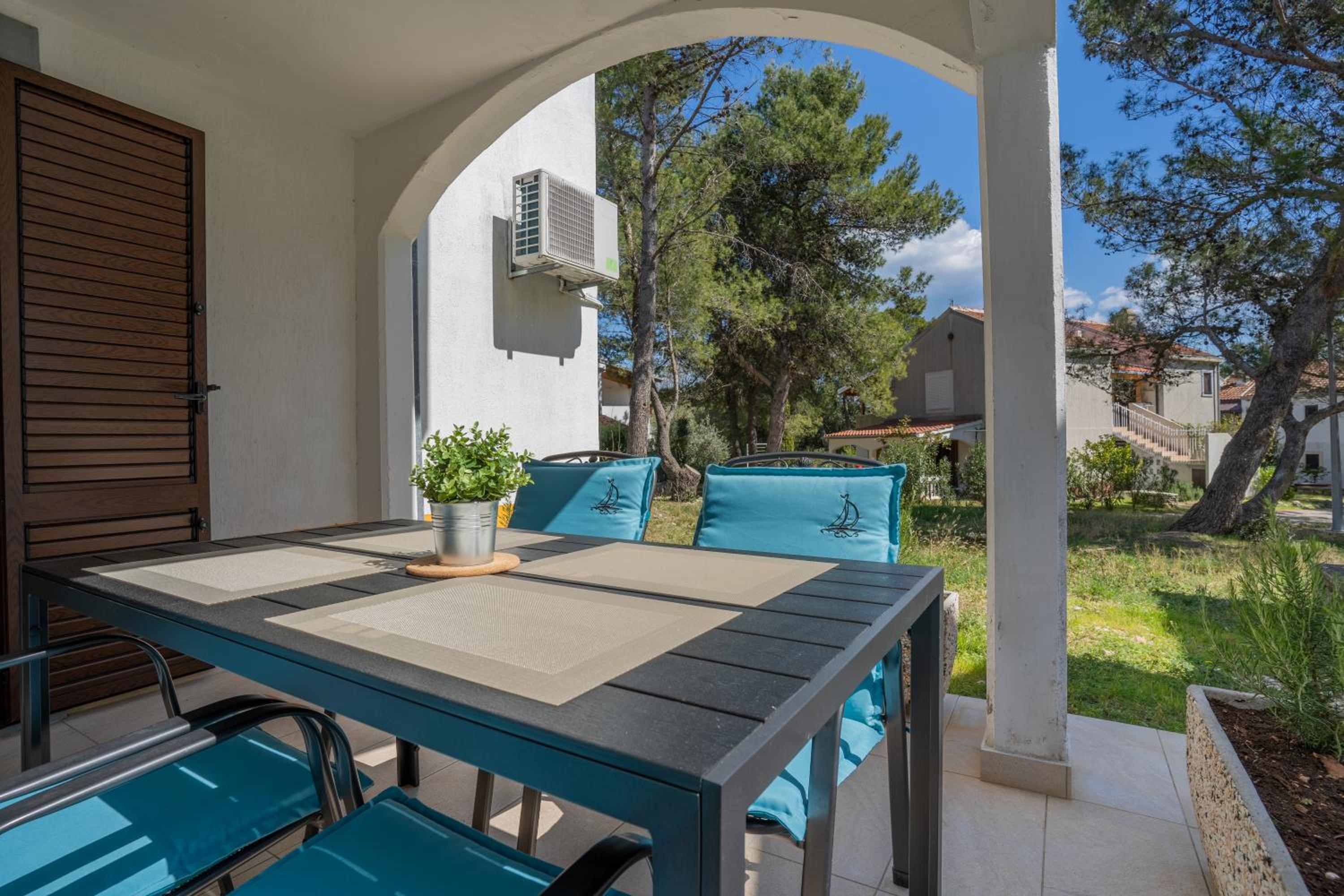 Apartments Lopari