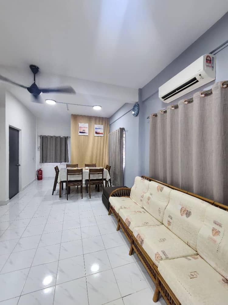 Sandakan Corner Terrace House