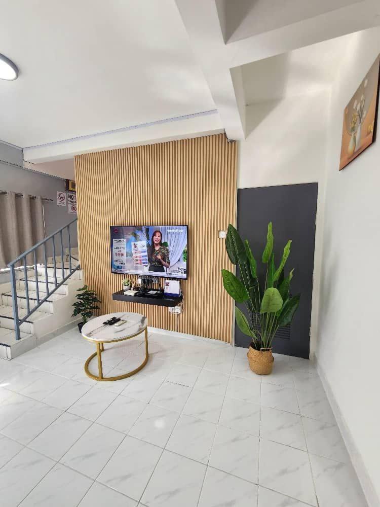 Sandakan Corner Terrace House