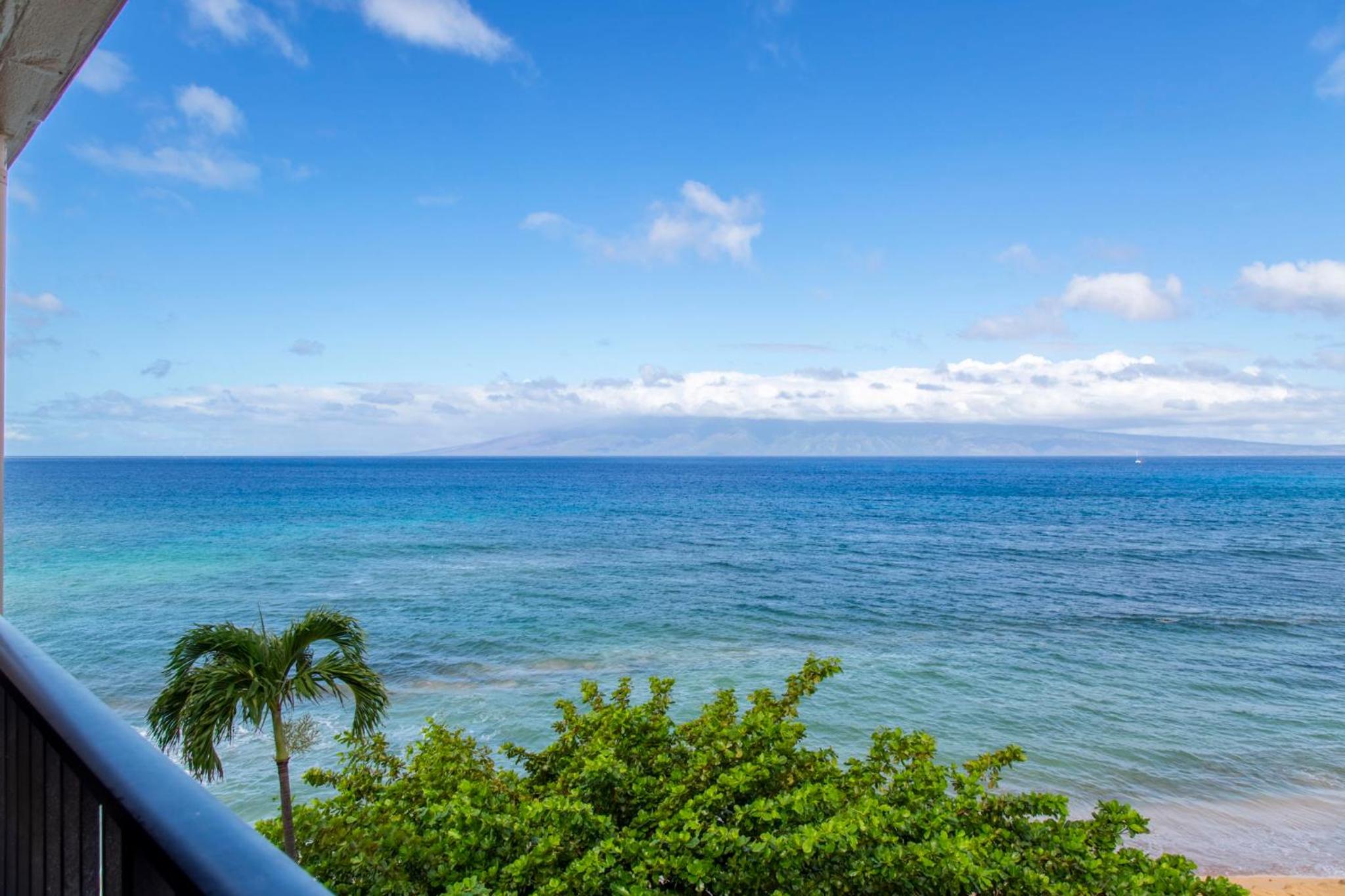 Penthouse Sweeping Ocean Views