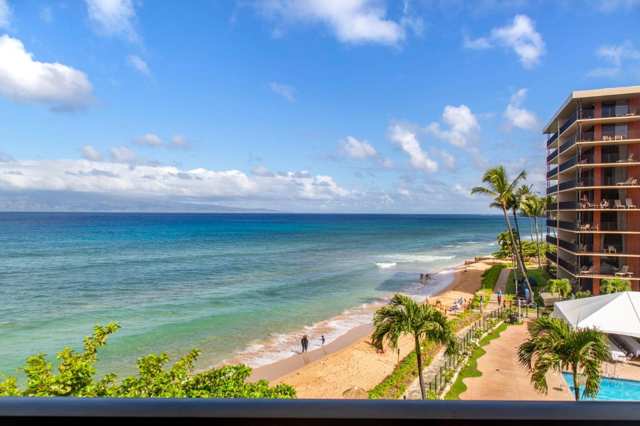 Penthouse Sweeping Ocean Views