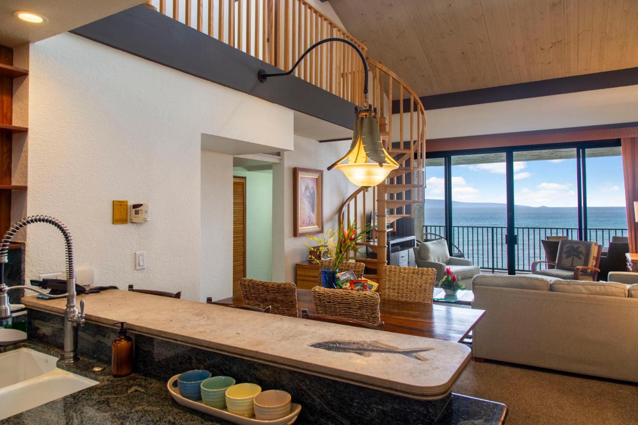 Penthouse Sweeping Ocean Views
