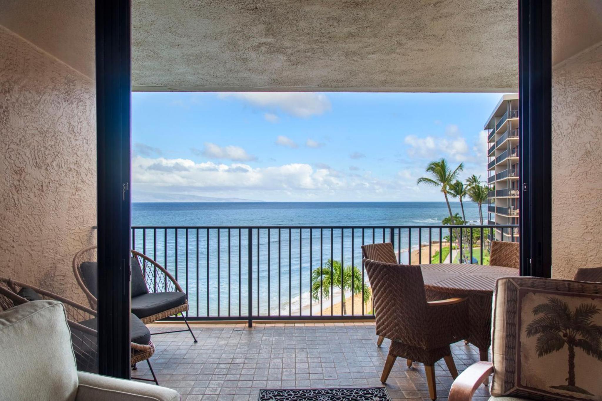 Penthouse Sweeping Ocean Views