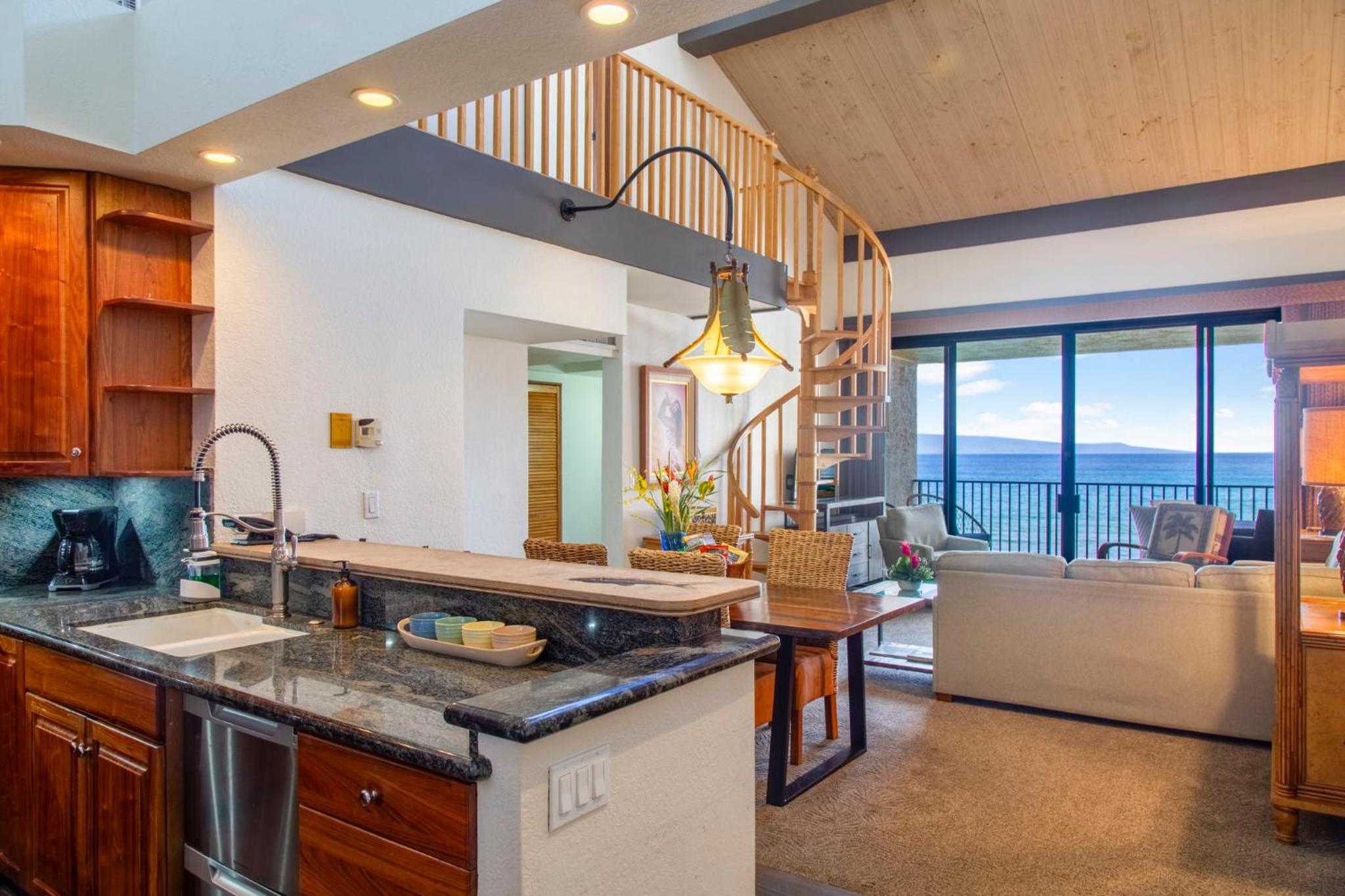 Penthouse Sweeping Ocean Views