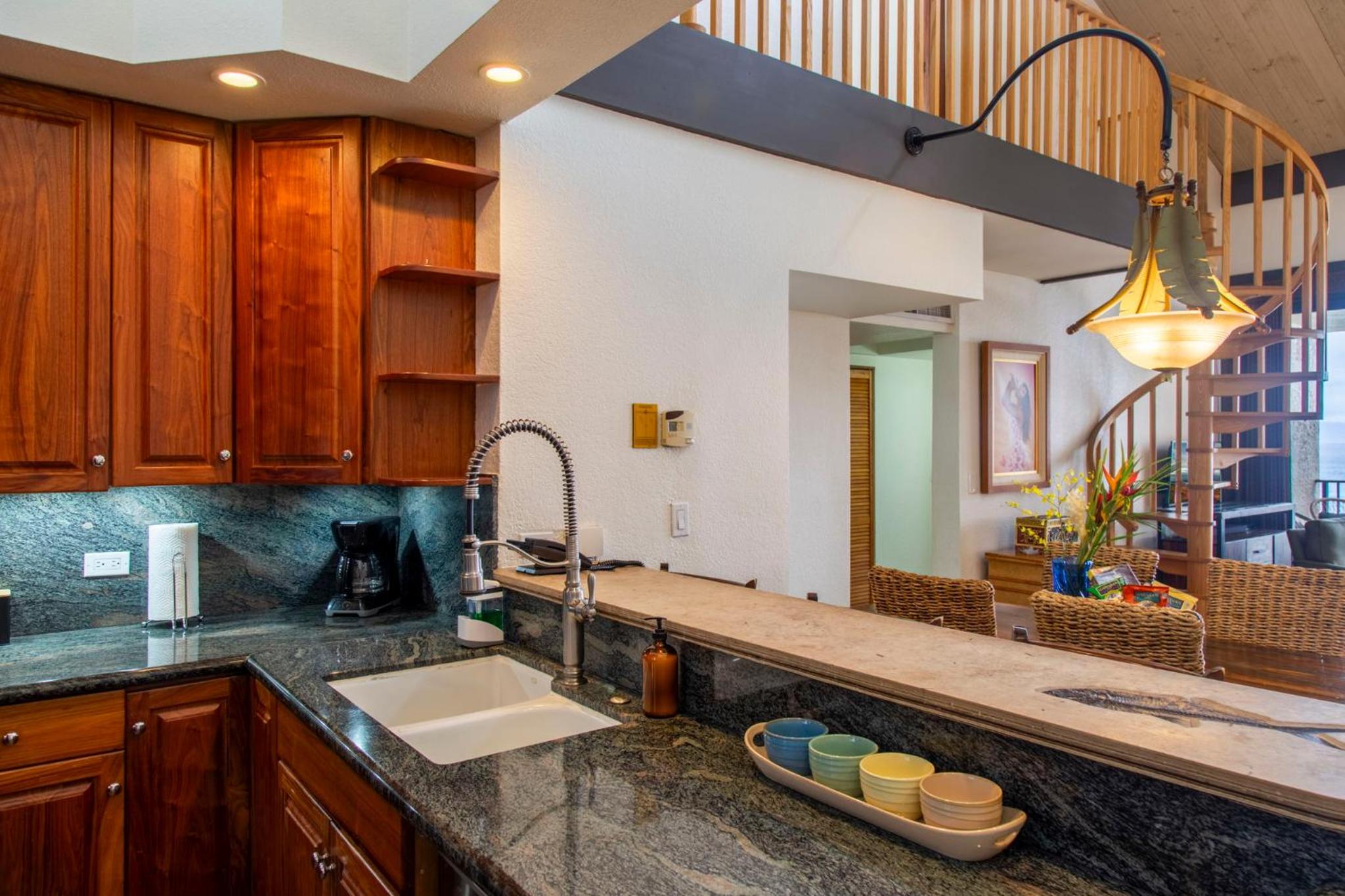 Penthouse Sweeping Ocean Views