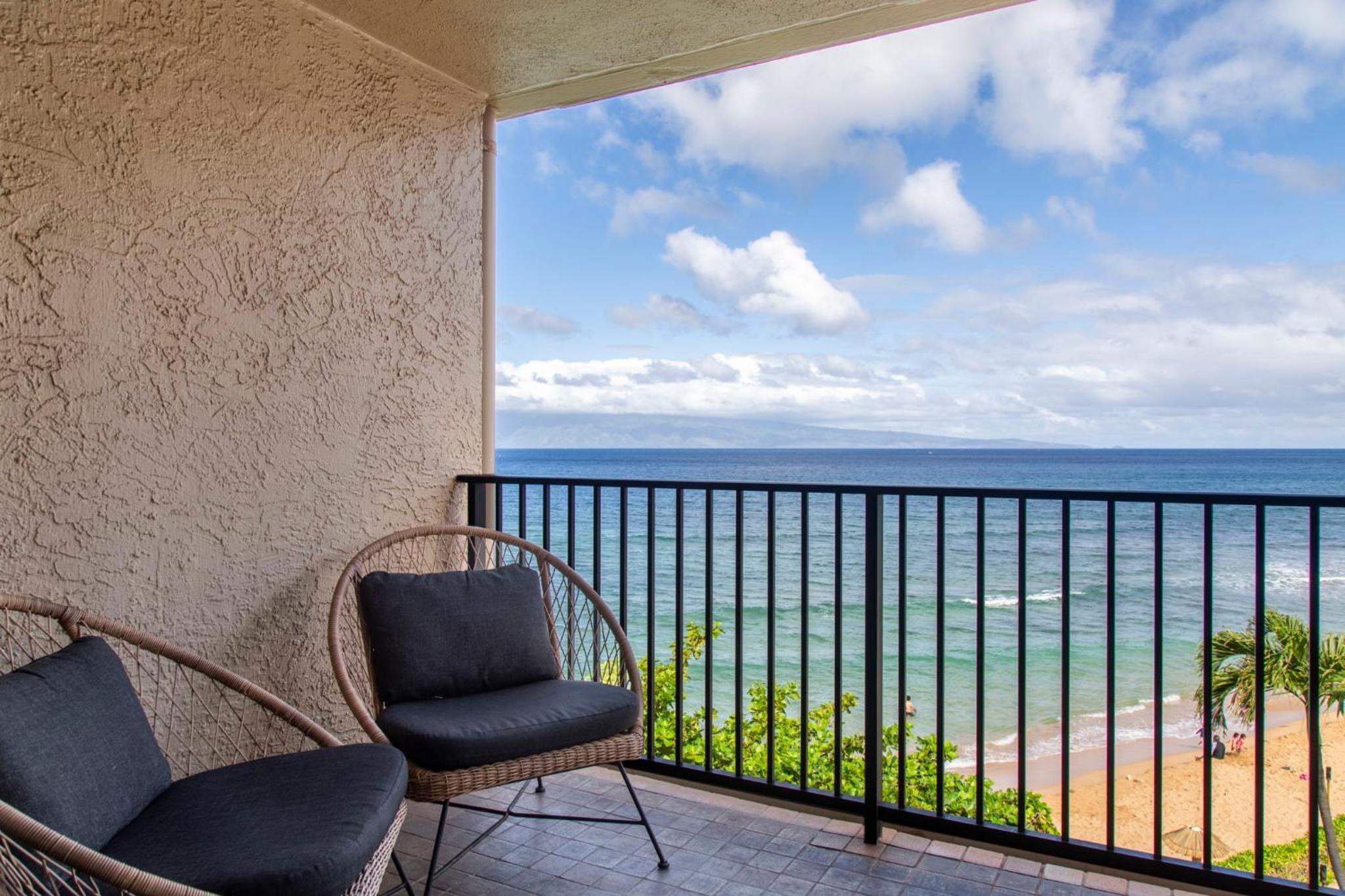Penthouse Sweeping Ocean Views