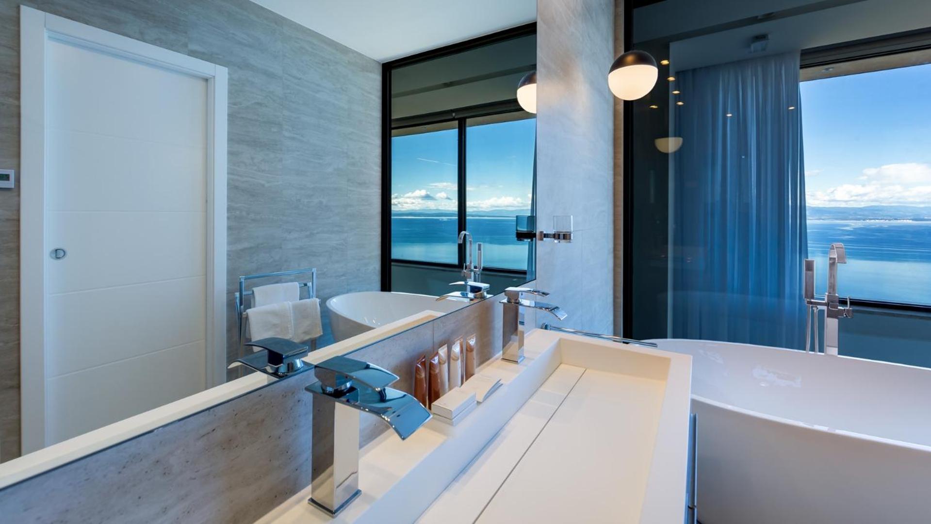 Sky Pool VILLA MEDVEJA view 4
