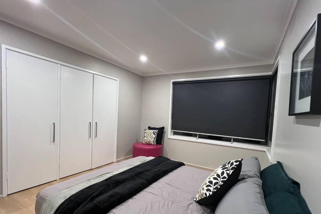 Newly refurbished House- SuperFast Internet