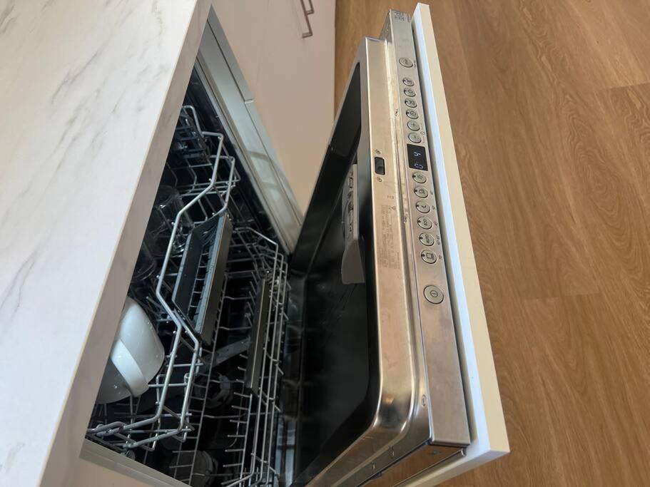 Newly refurbished House- SuperFast Internet