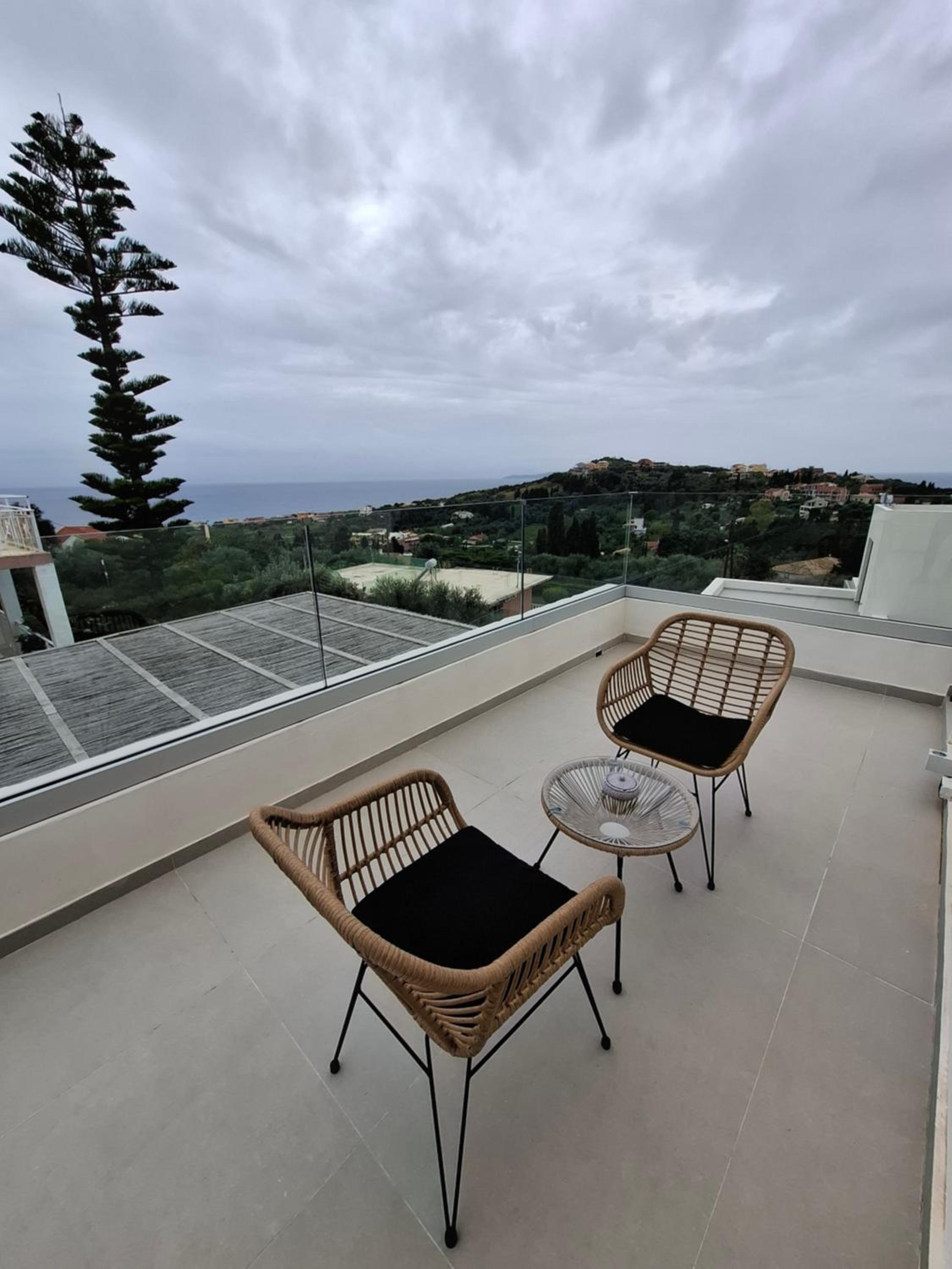 Arillas Villas dinos