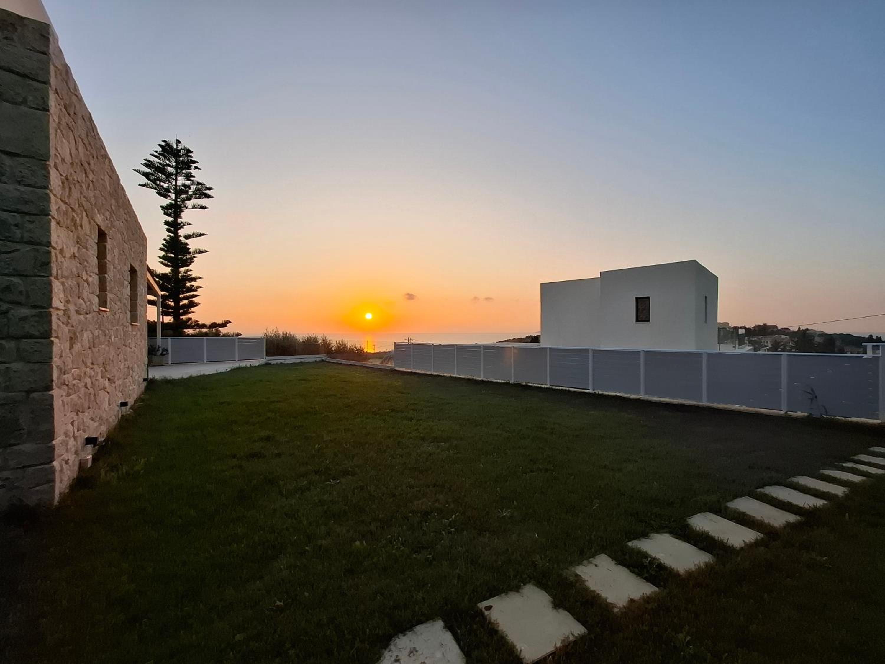 Arillas Villas dinos
