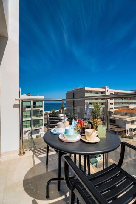 SunnyVillas 1 Bedroom Swimming Pool COR