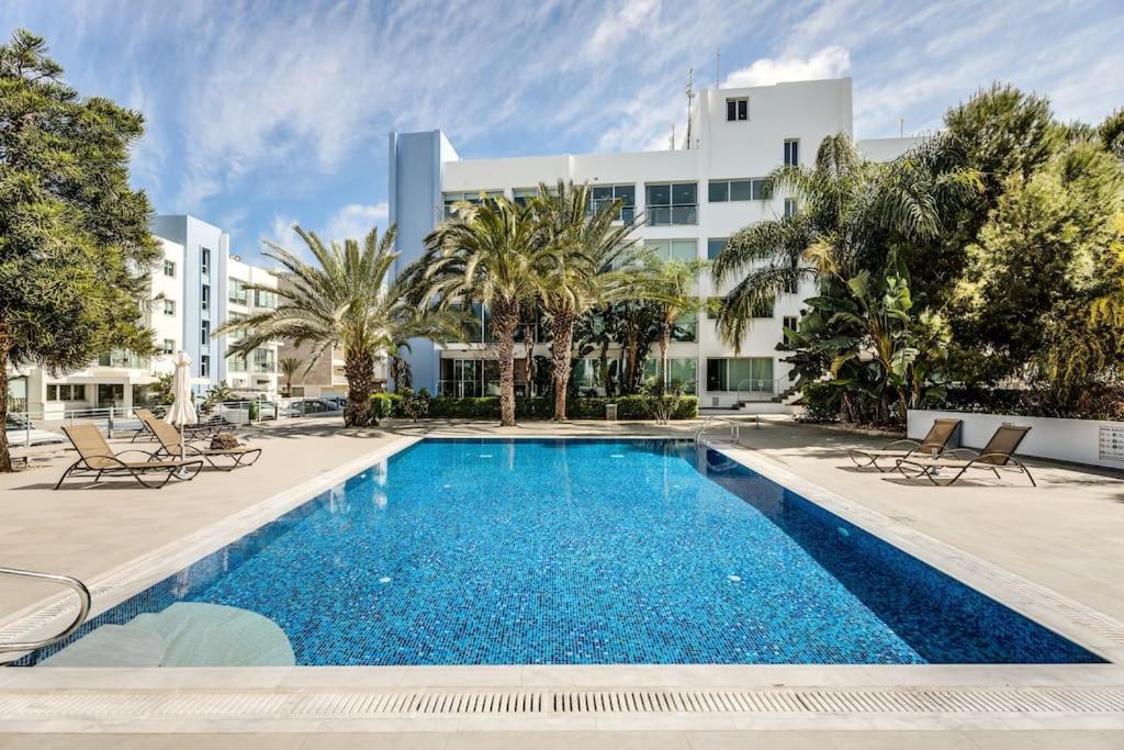 SunnyVillas 1 Bedroom Swimming Pool COR