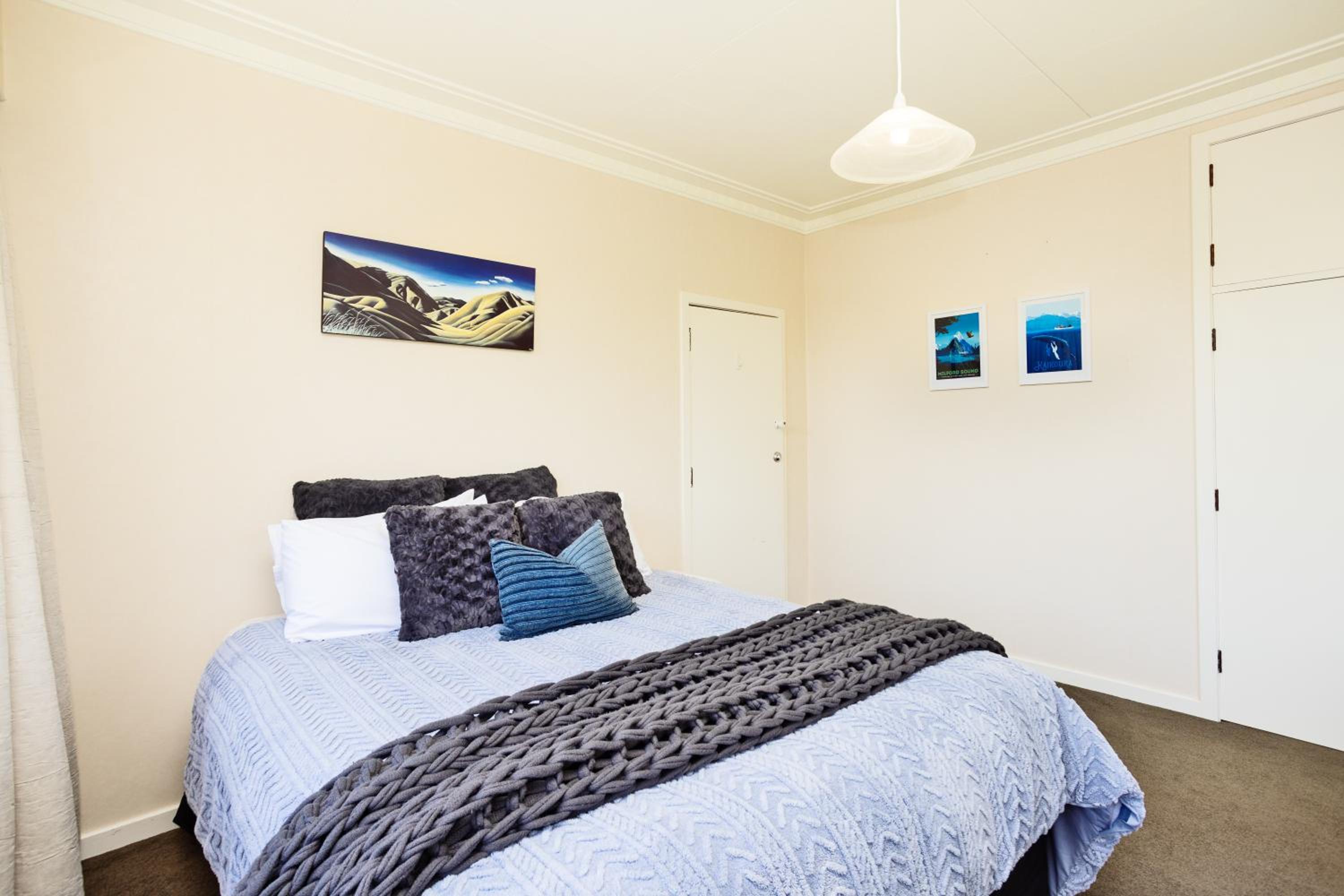 Park View - Spacious Inner City - 4 bedrooms - 2 bathrooms view 3