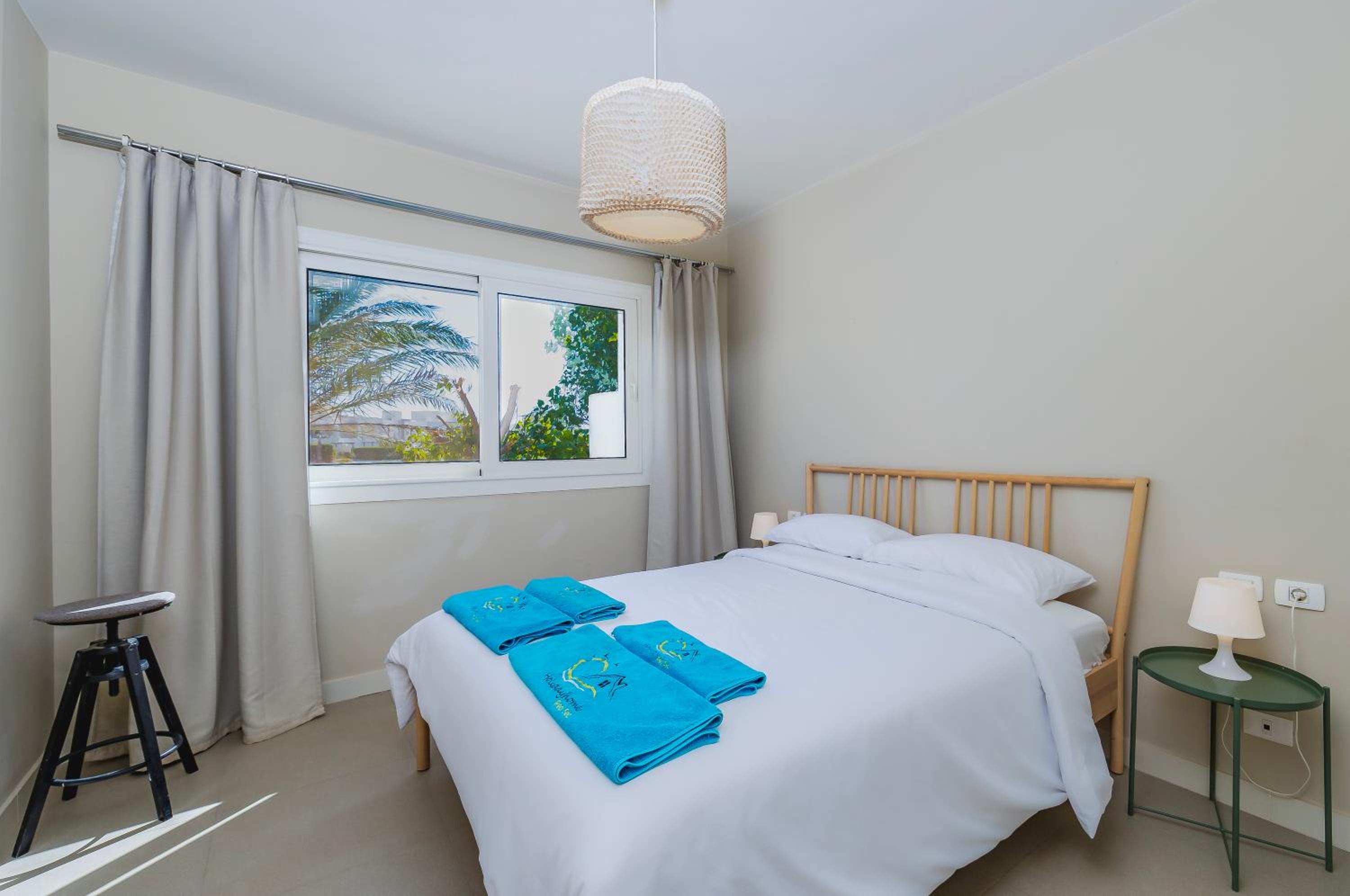Beautiful apartment with roof terrace in Joubal