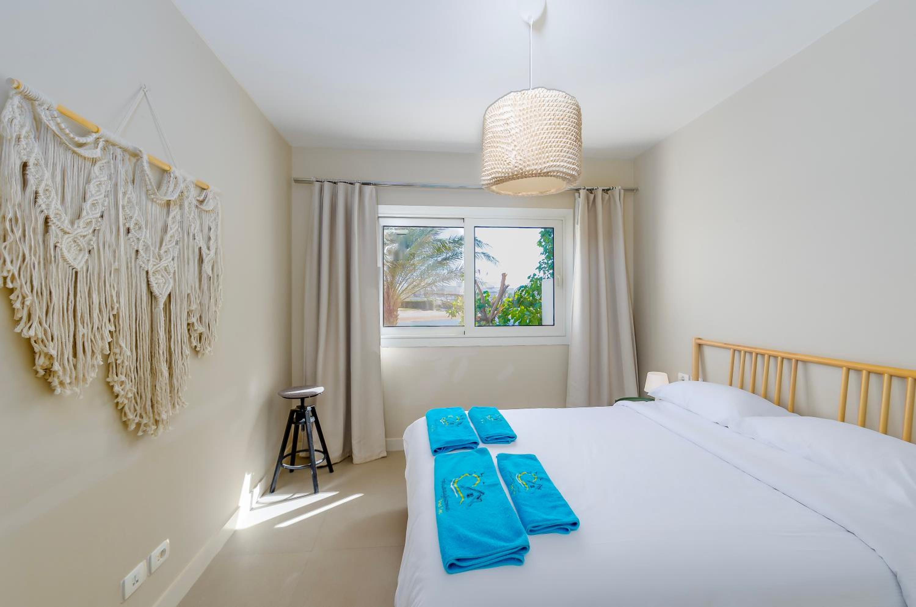 Beautiful apartment with roof terrace in Joubal