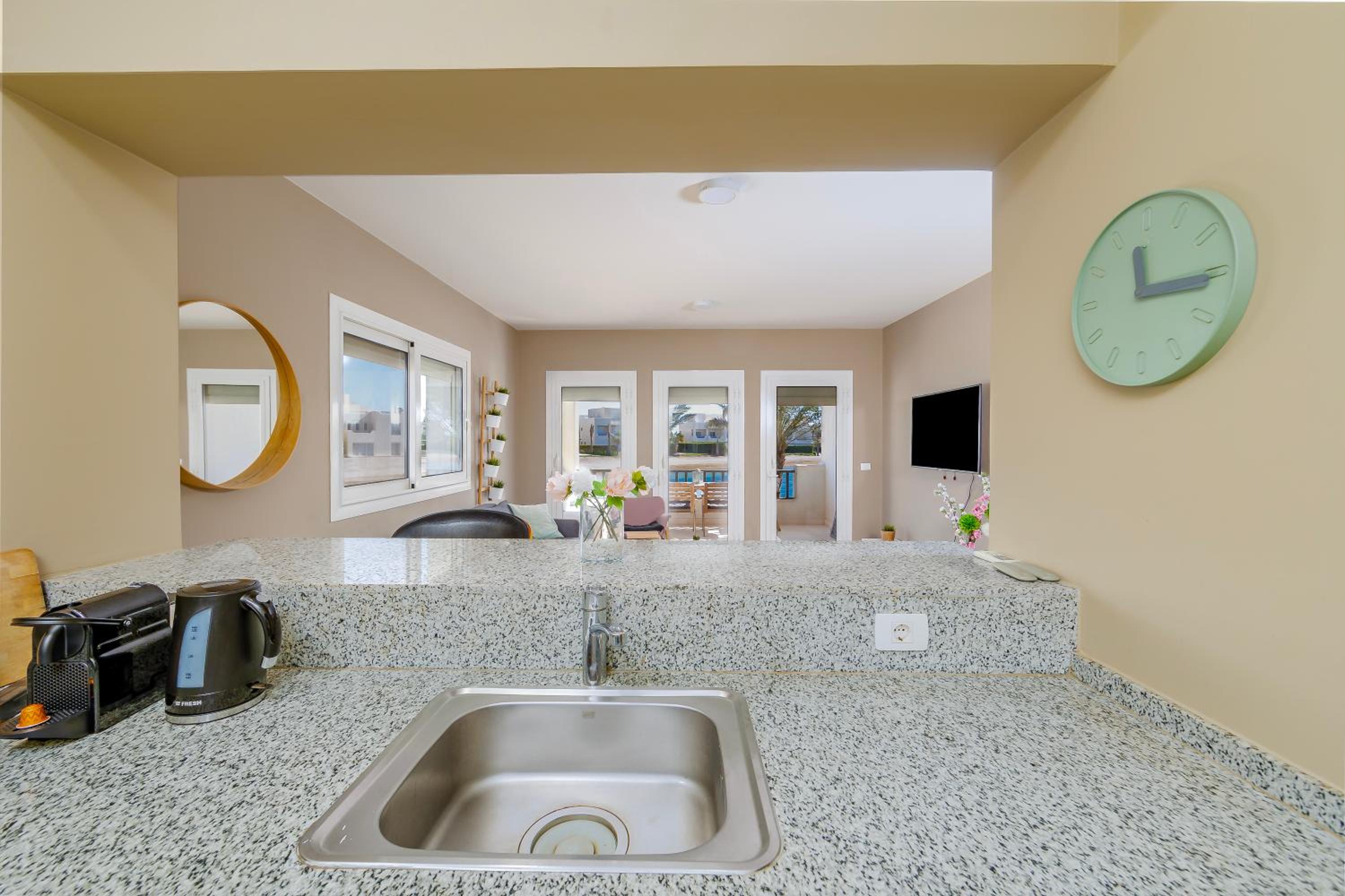 Beautiful apartment with roof terrace in Joubal