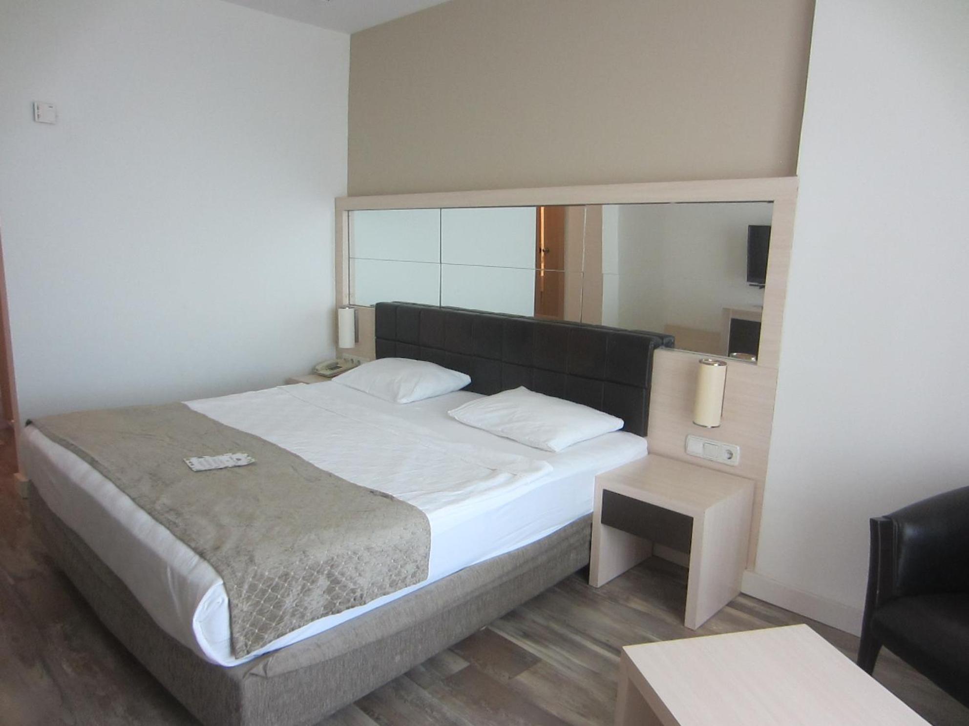 Golden Lotus Hotel - Image 31