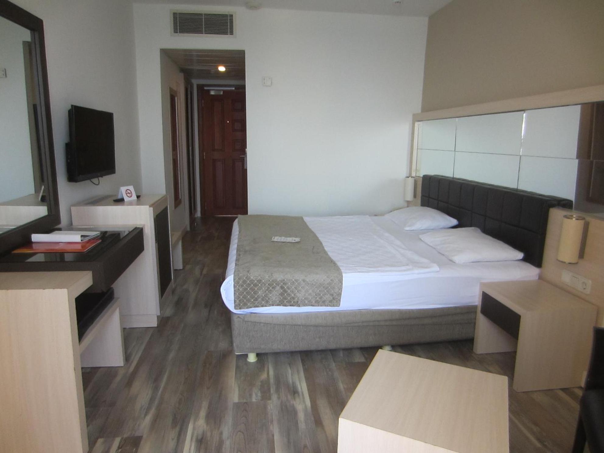 Golden Lotus Hotel - Image 29