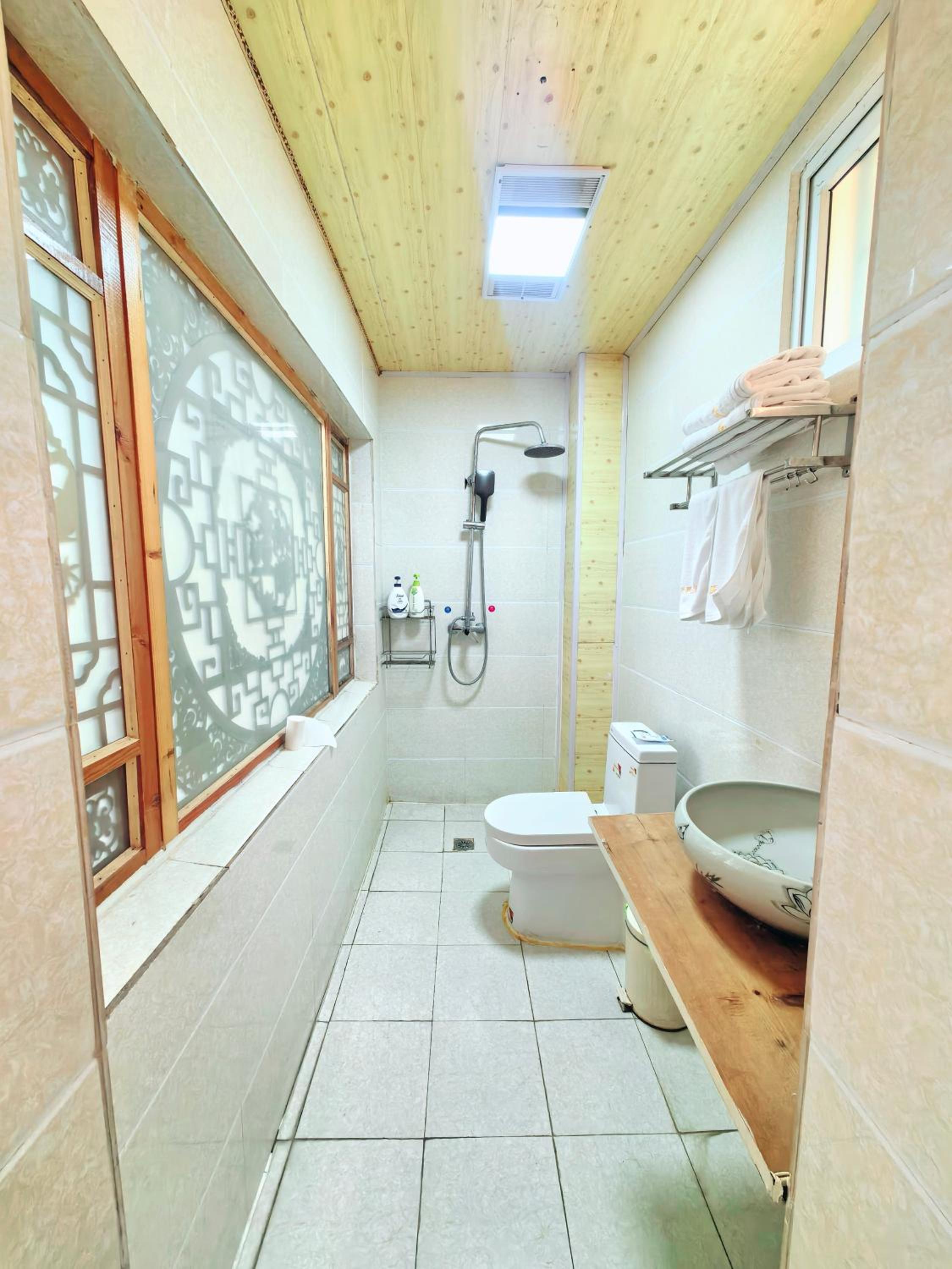 Shangri-La Chudengshuo Homestay楚登硕民宿