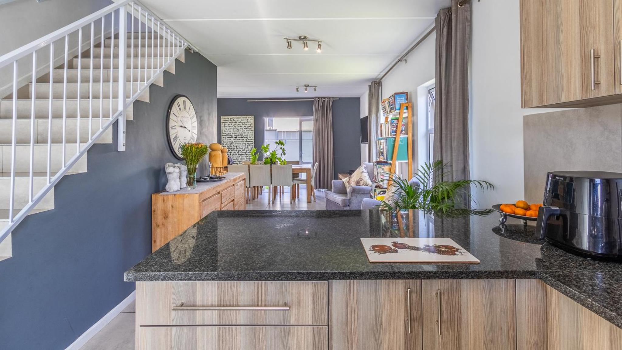 Honeydew Paarl view 4