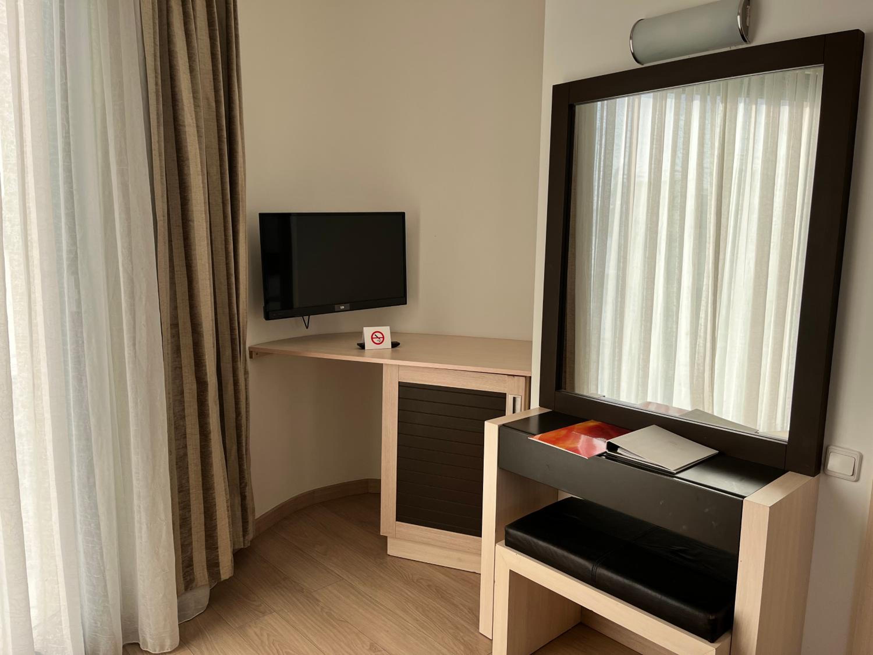 Golden Lotus Hotel - Image 33