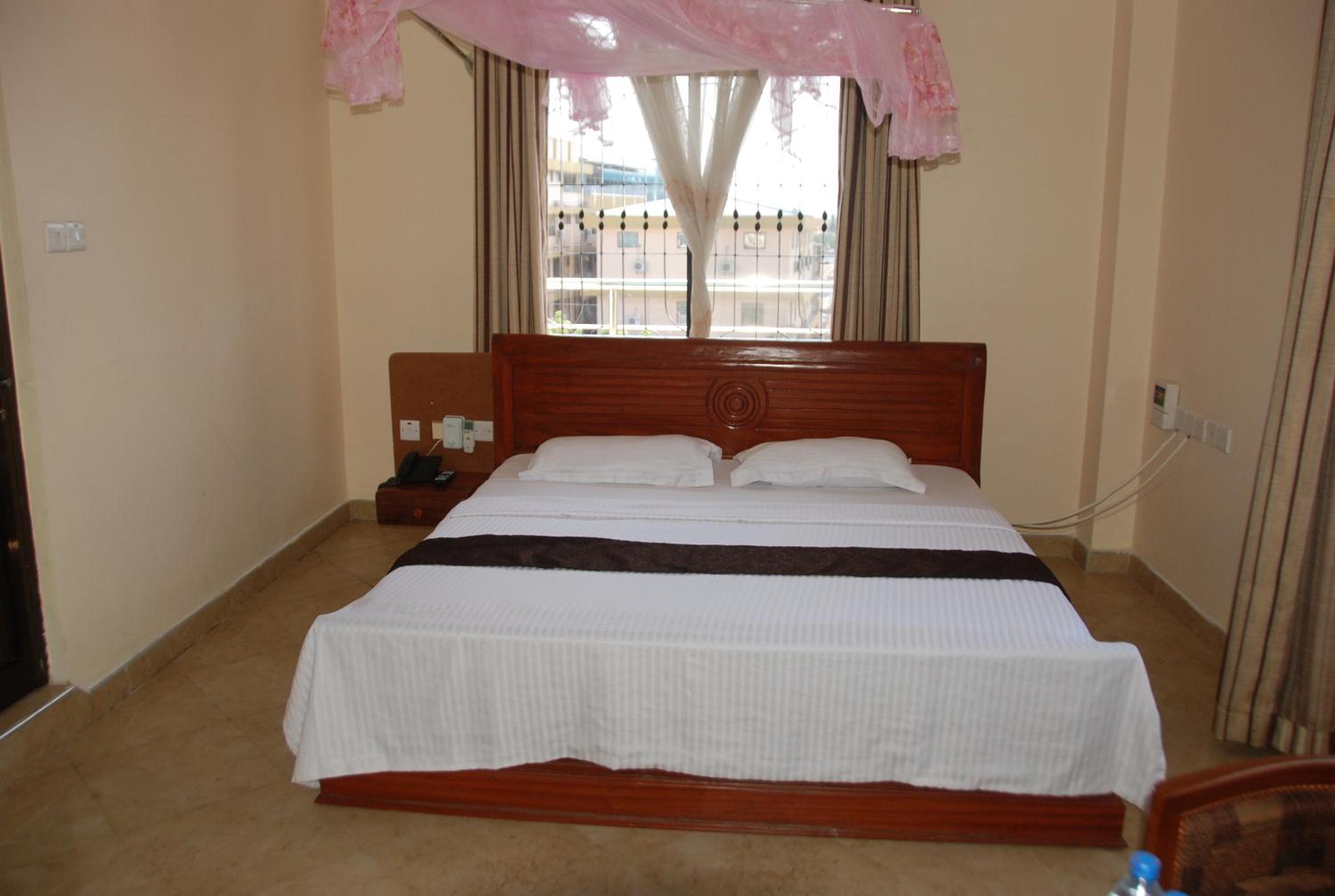 Silver Paradise Hotel
