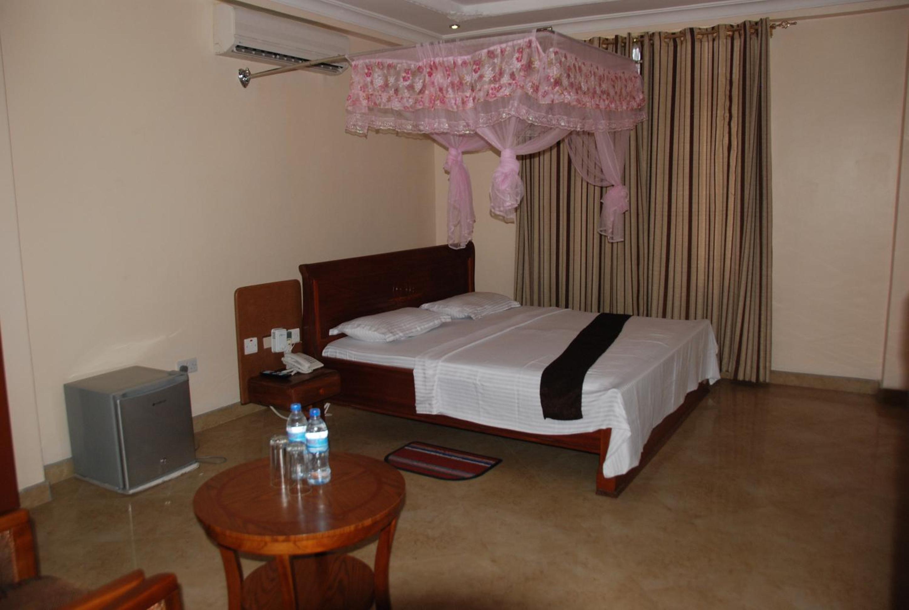 Silver Paradise Hotel