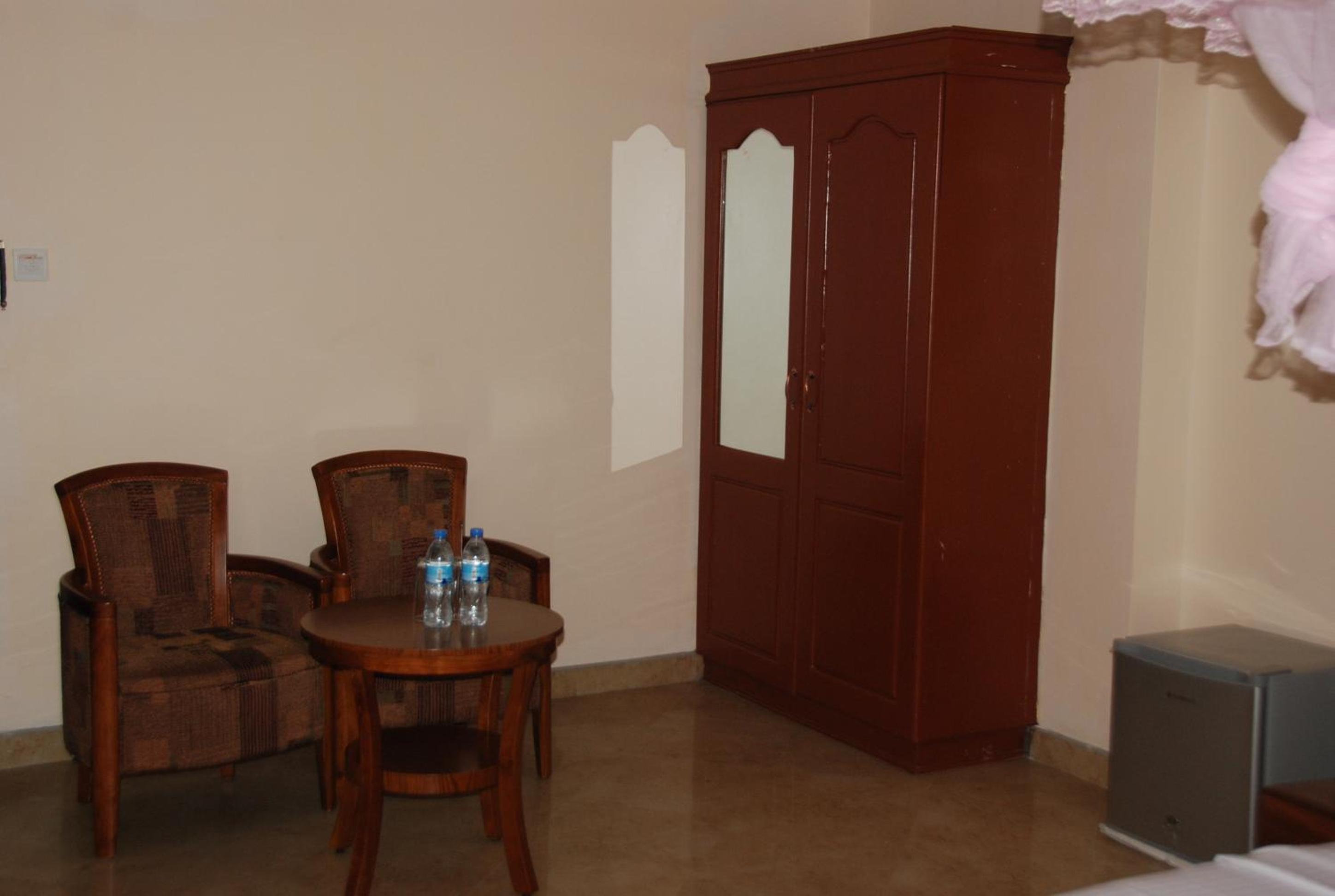 Silver Paradise Hotel