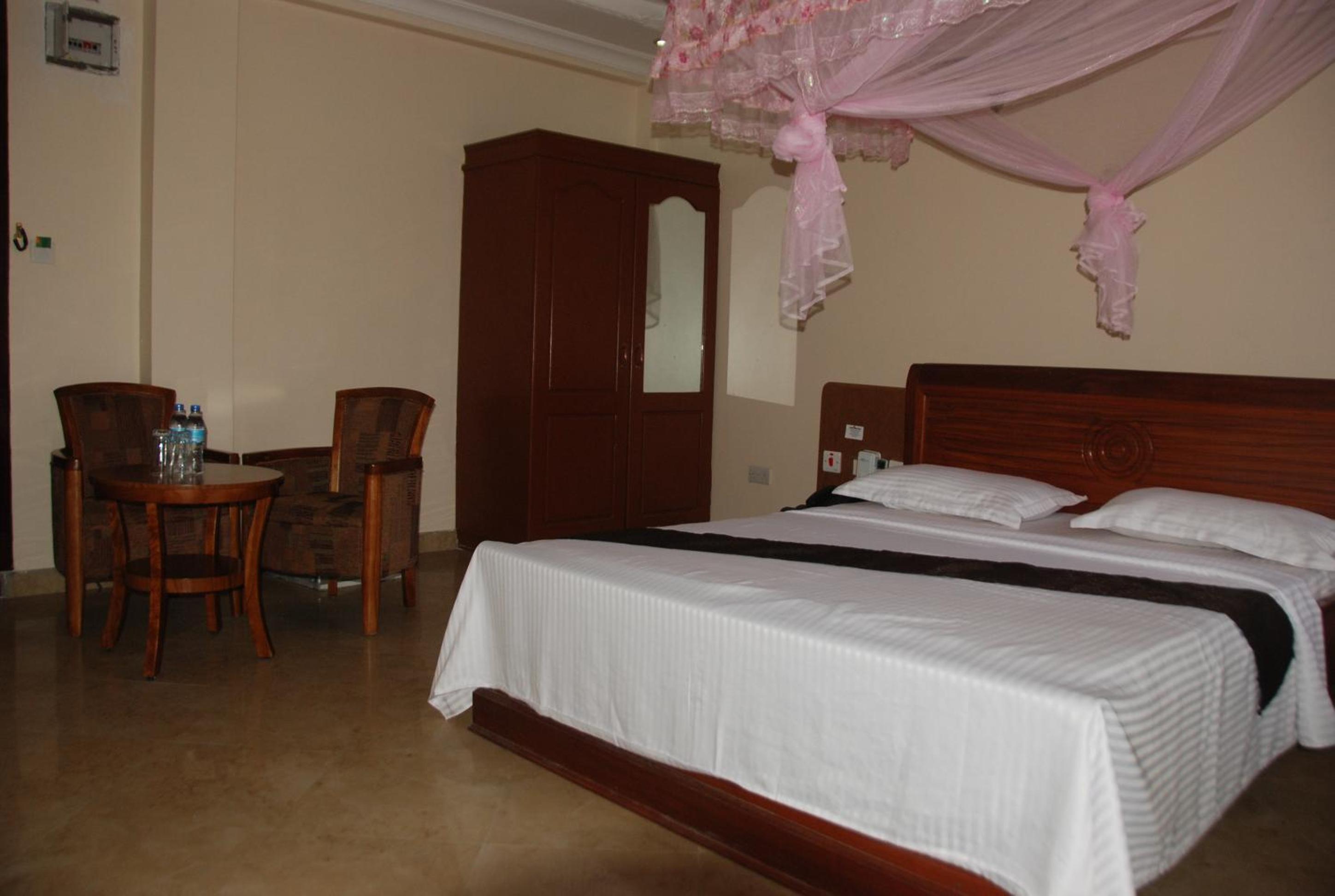 Silver Paradise Hotel