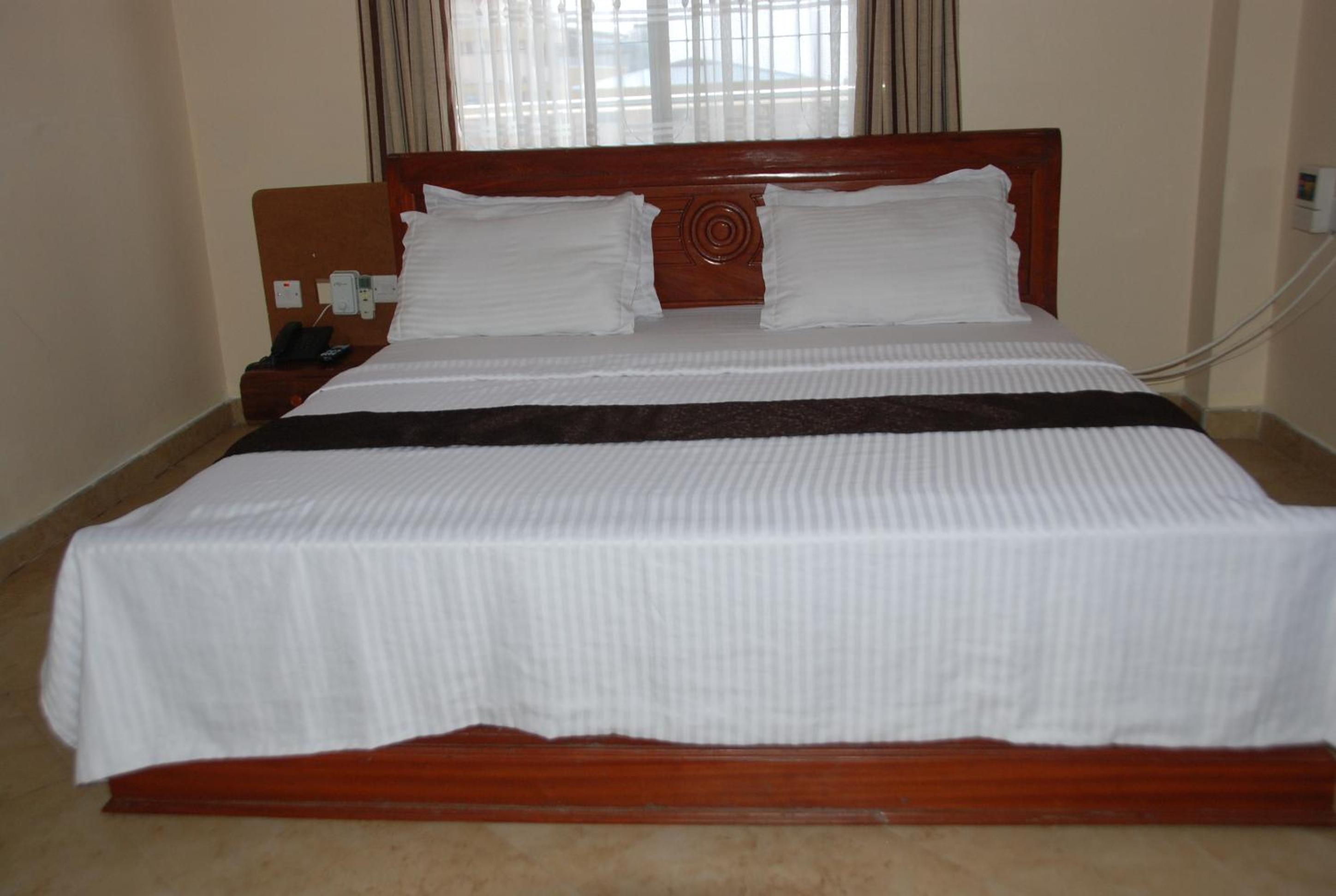 Silver Paradise Hotel