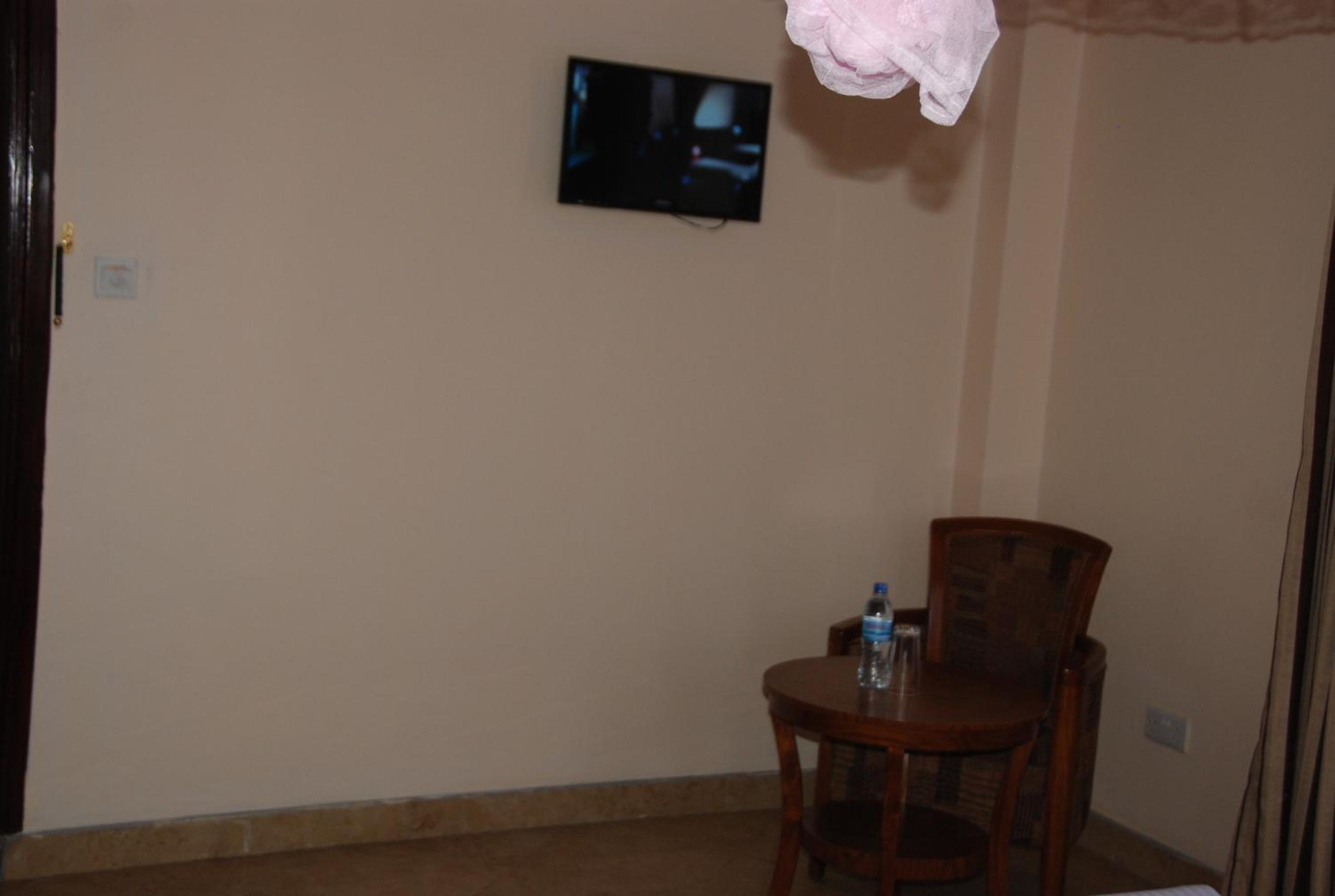 Silver Paradise Hotel