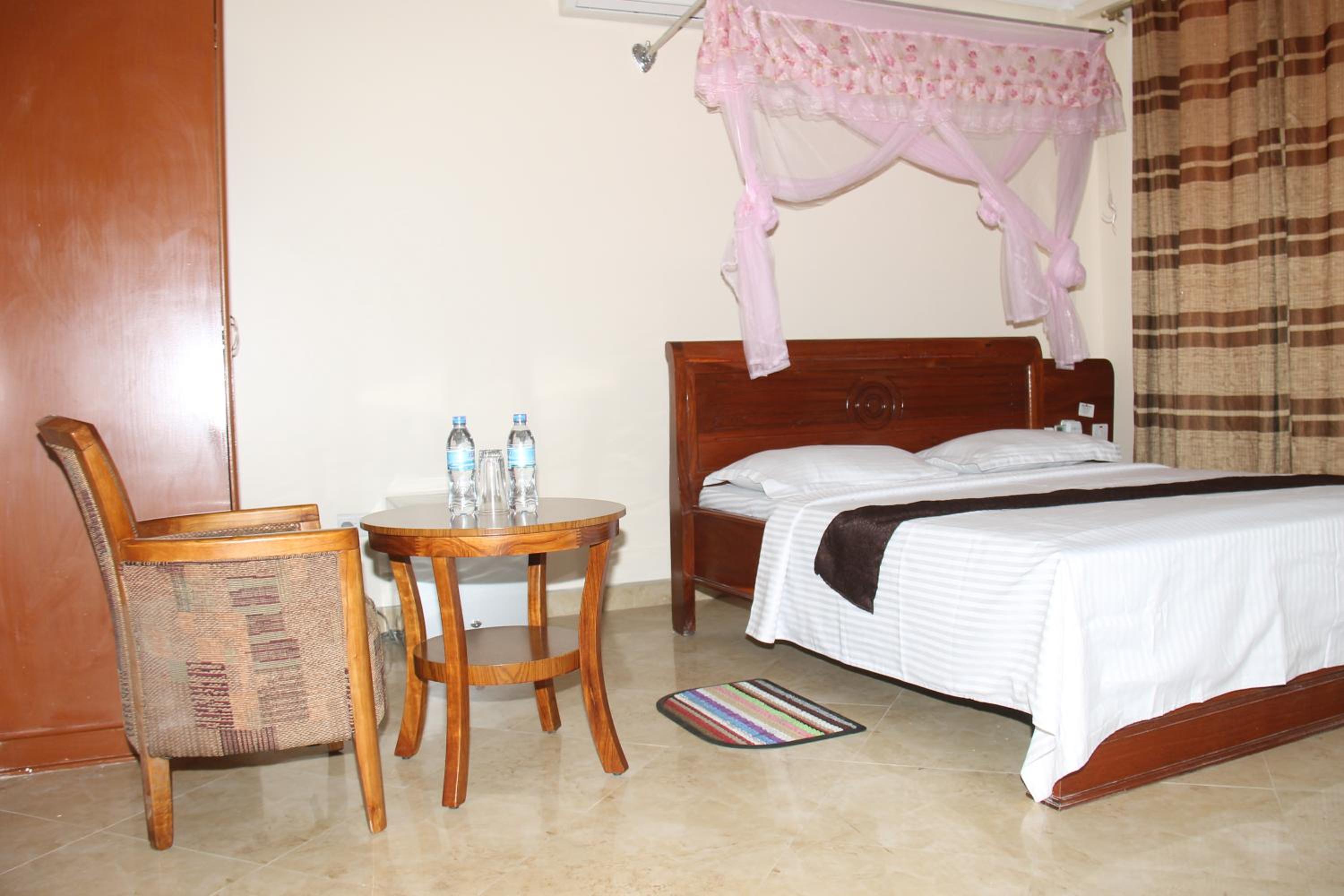 Silver Paradise Hotel