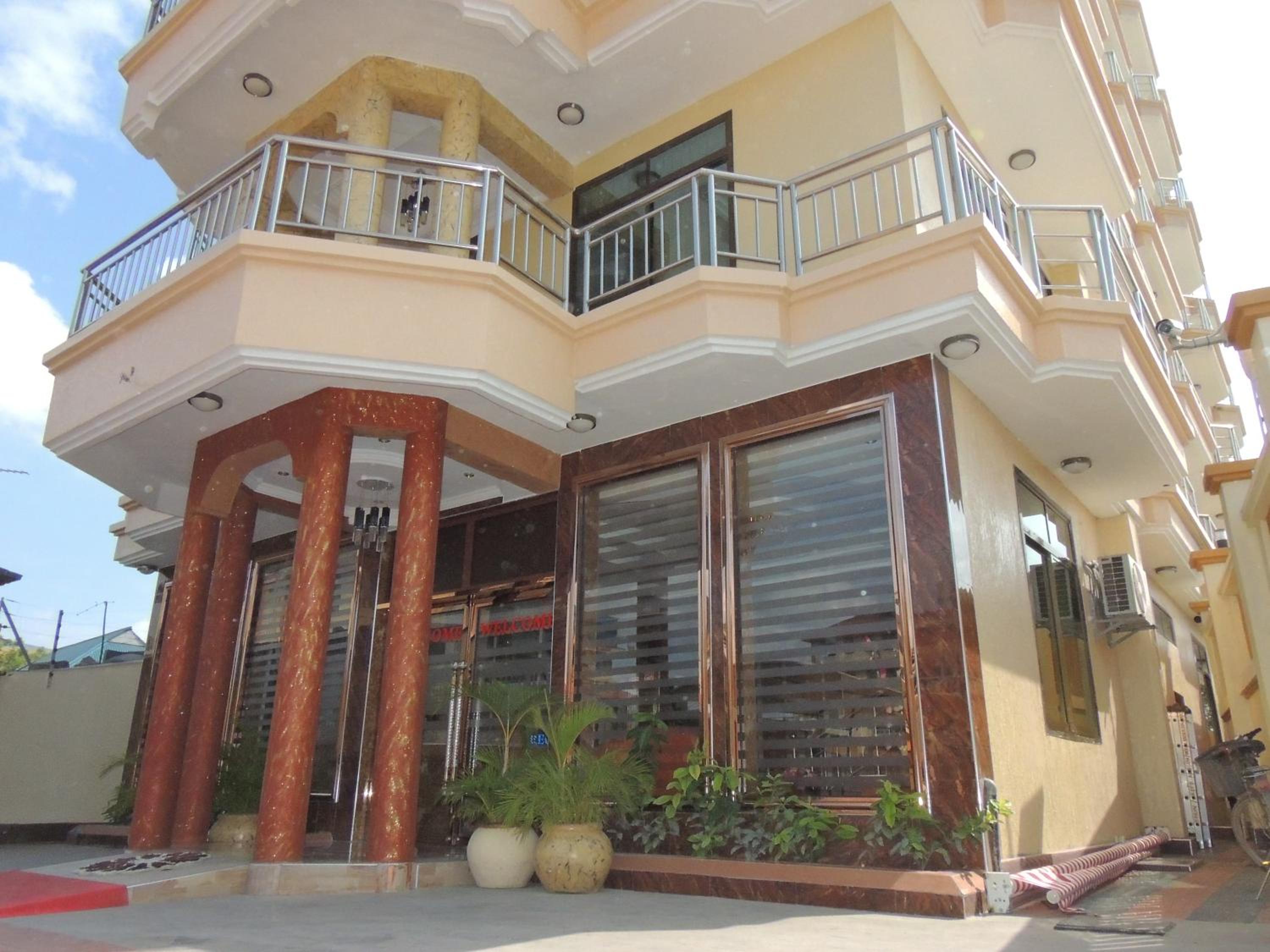 Silver Paradise Hotel